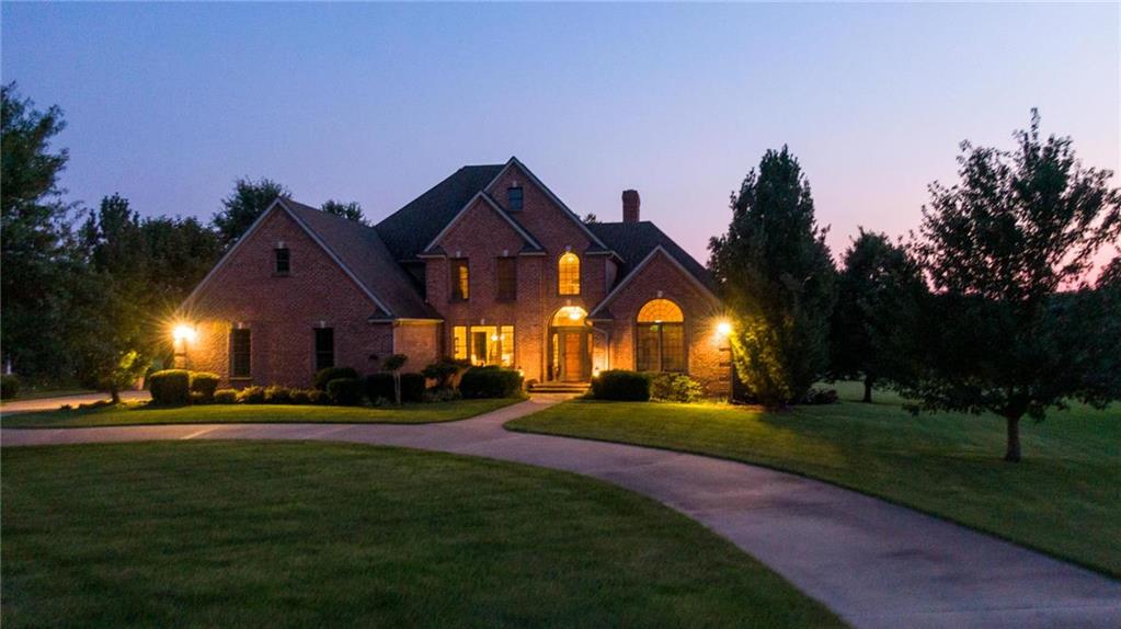 603 Shadow Hill Dr, Clinton, MO 64735