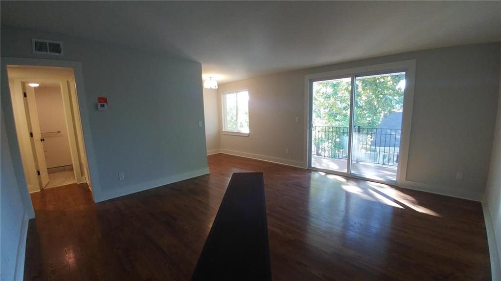 4424 Pennsylvania Ave, Kansas City, MO 64111