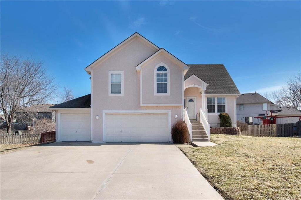 7705 Brook Ct, Kansas City, MO 64139