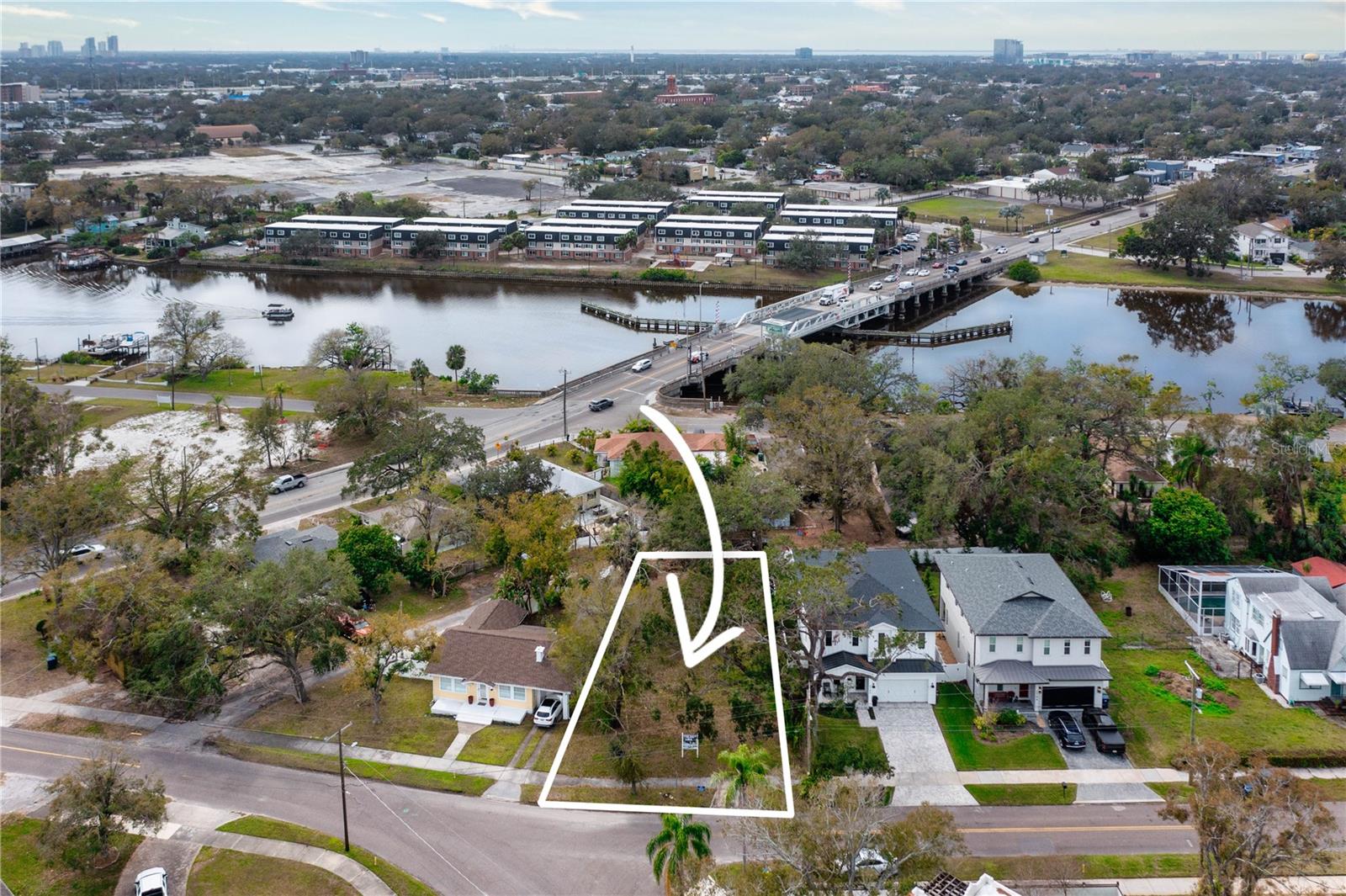 2608 N Ridgewood Ave, Tampa, FL 33602