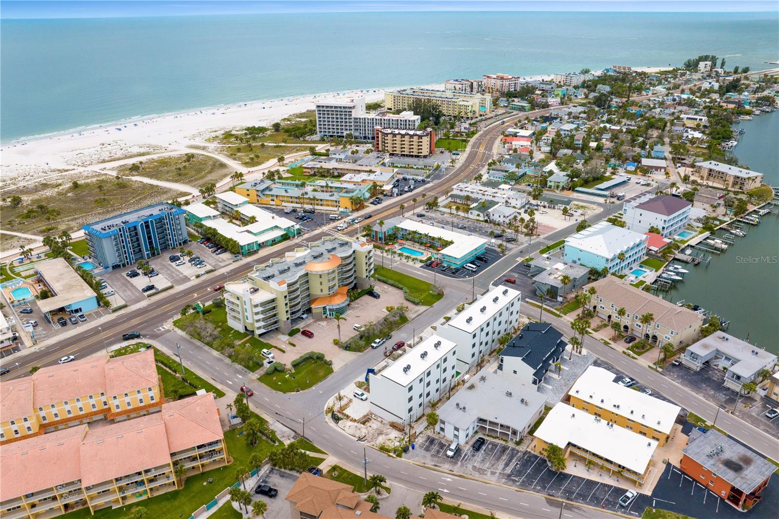 11605 1st St E #B3, Treasure Island, FL 33706