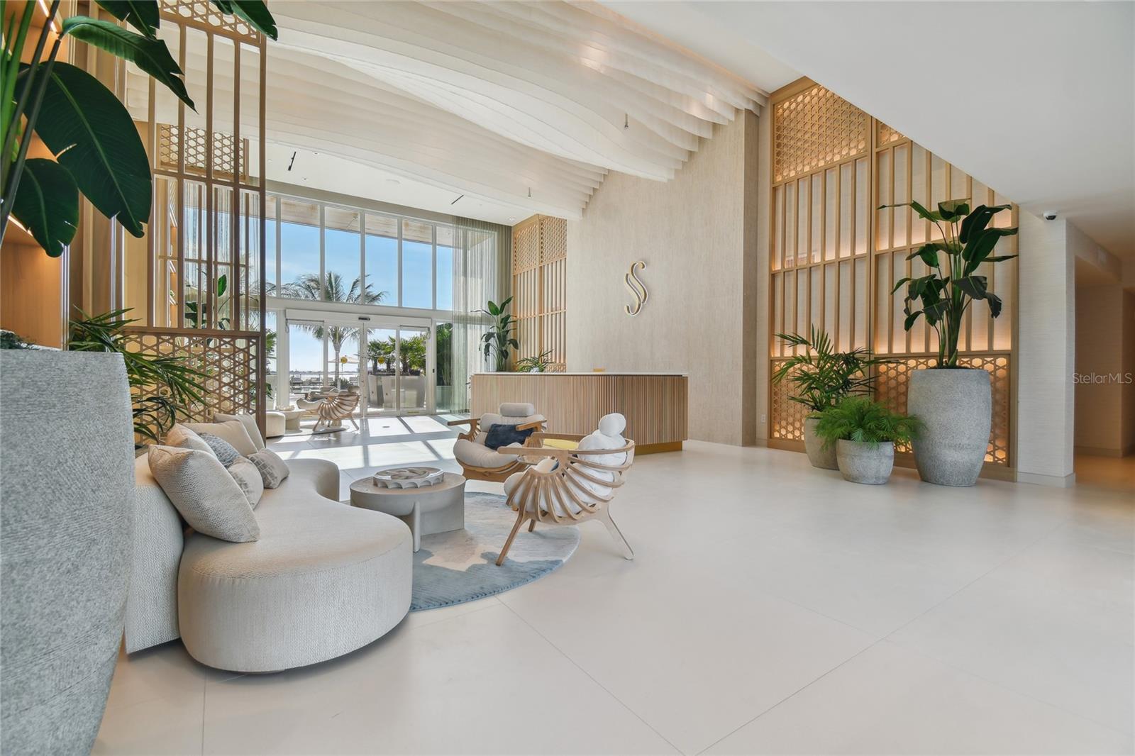 1028 Sunset Point Rd #R8, Clearwater, FL 33755