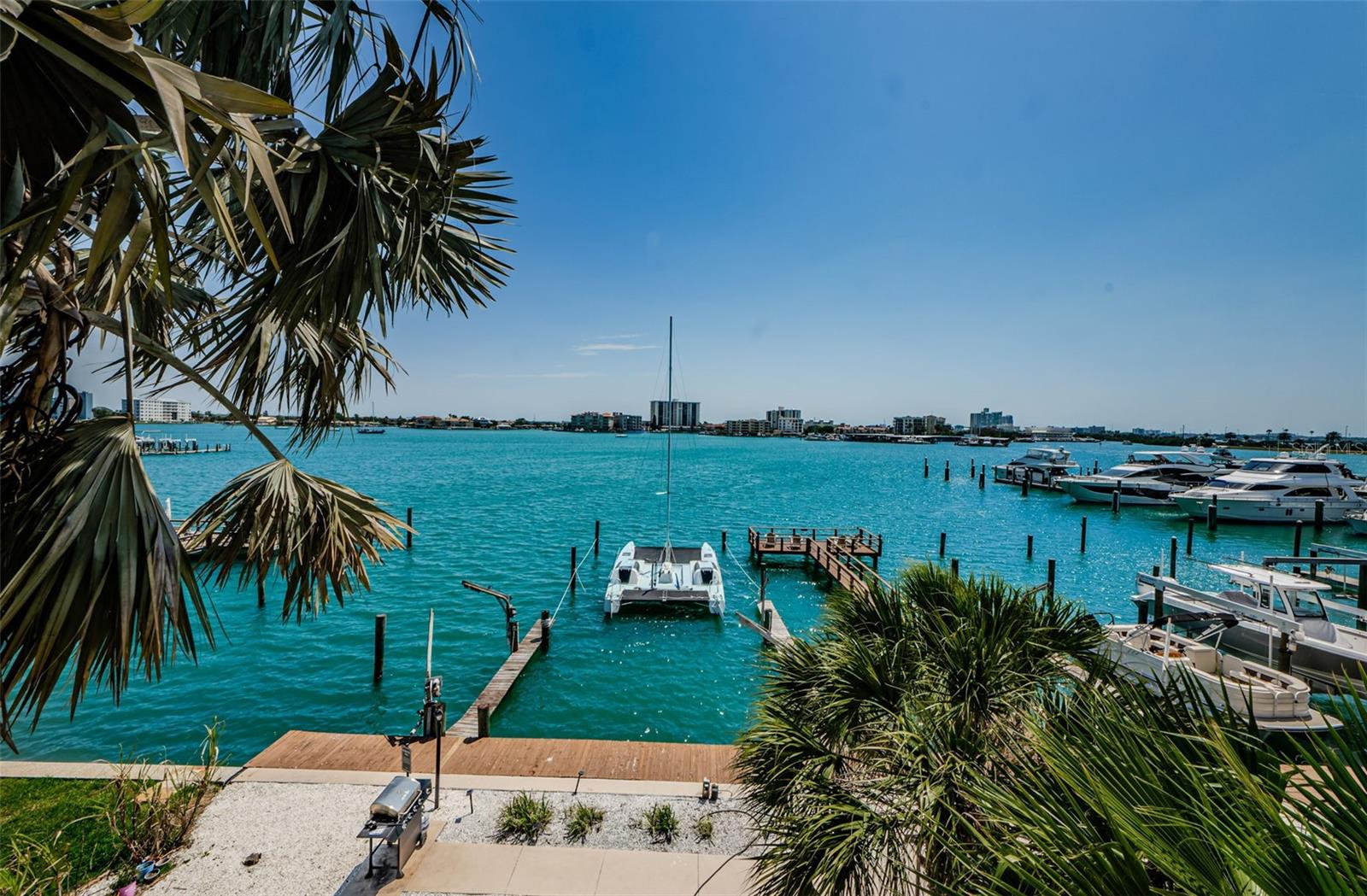 479 E Shore Dr #8, Clearwater, FL 33767