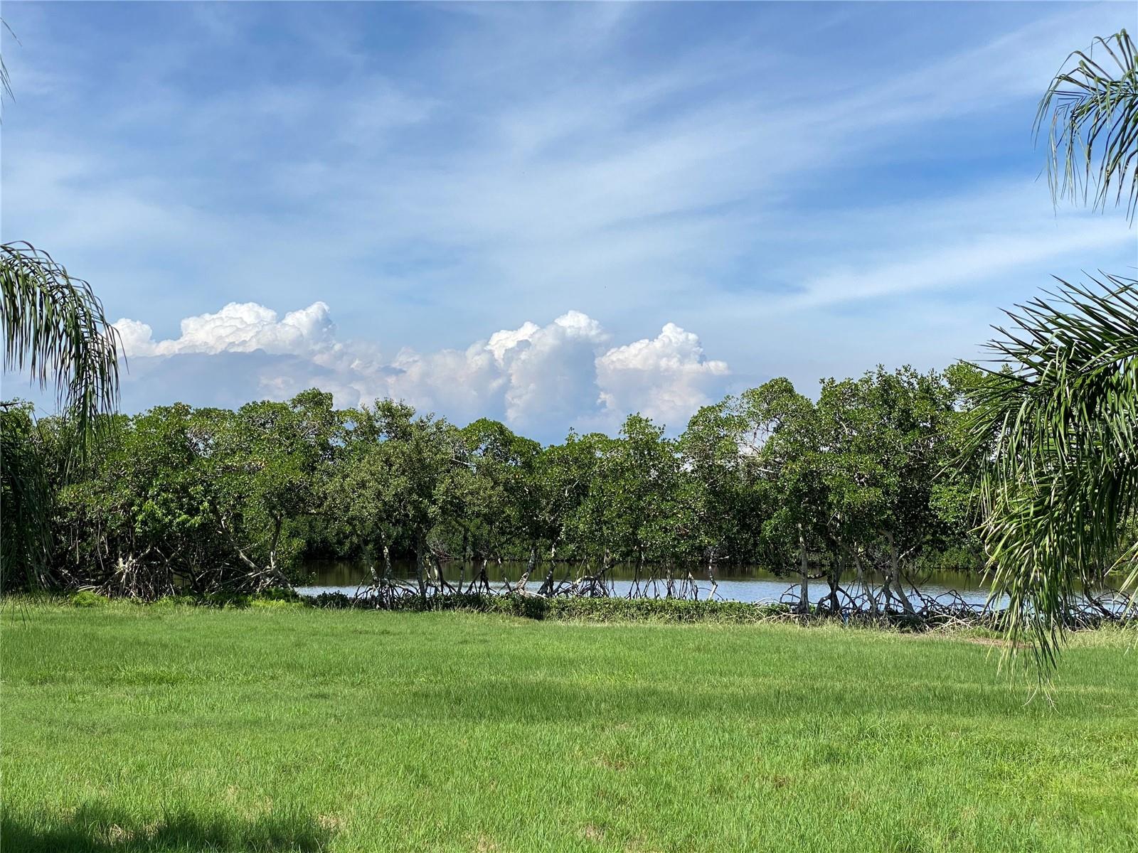 285 Horseshoe Loop Rd, Terra Ceia, FL 34250