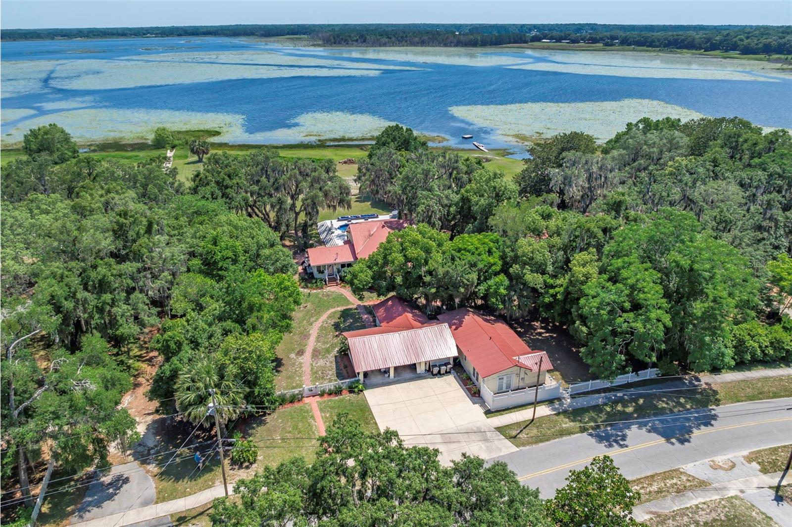 561 SE Lakeview Dr, Keystone Heights, FL 32656
