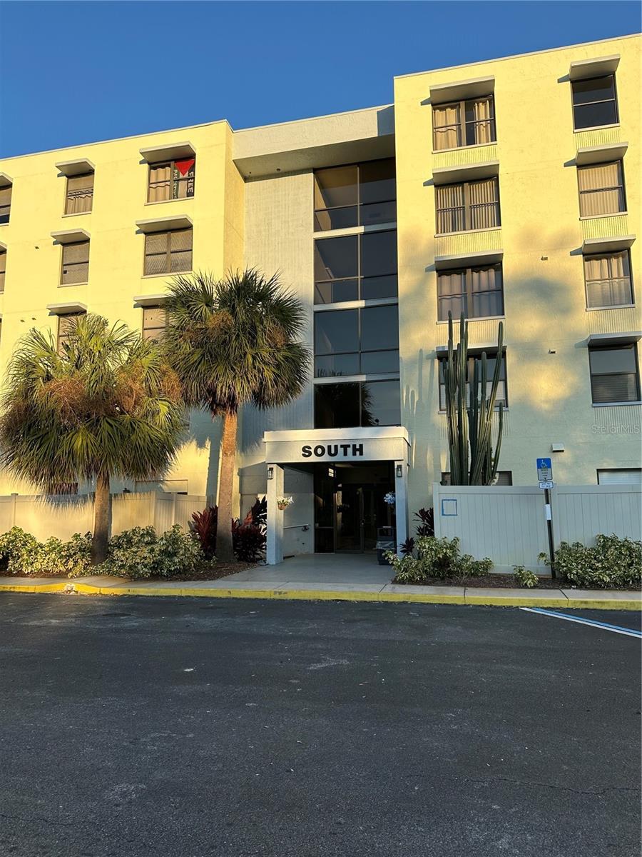 701 S Madison Ave #410, Clearwater, FL 33756
