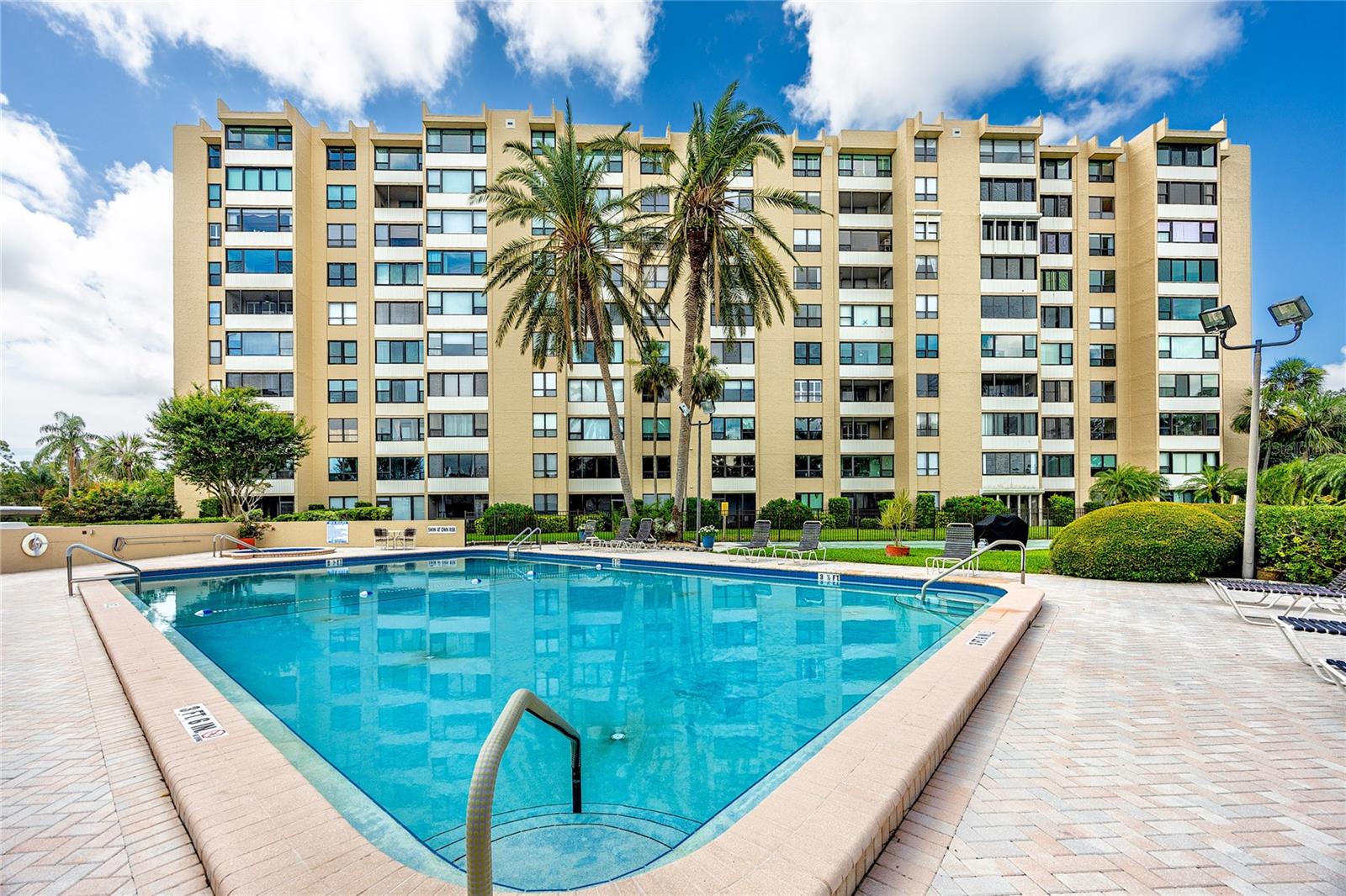 2621 Cove Cay Dr #309, Clearwater, FL 33760
