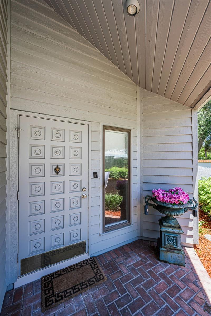 10479 Longwood Dr, Seminole, FL 33777