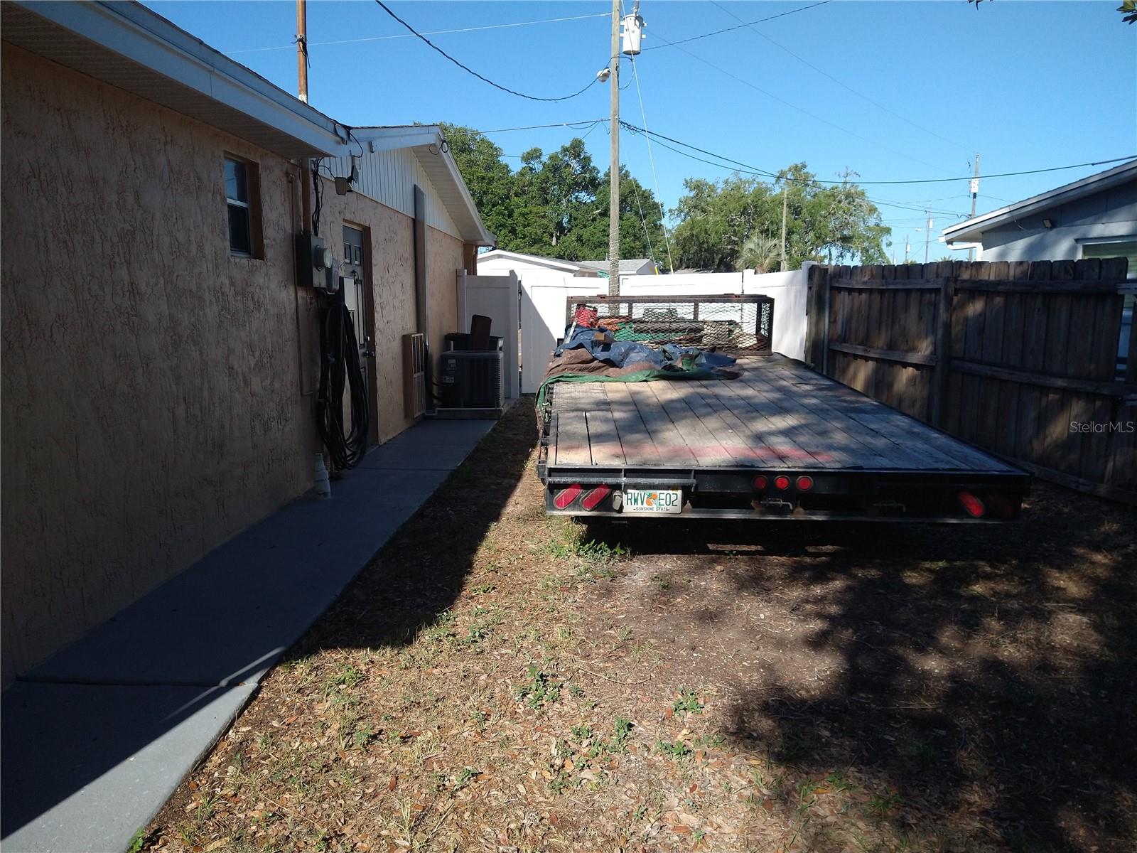 12910 College Hill Dr, Hudson, FL 34667