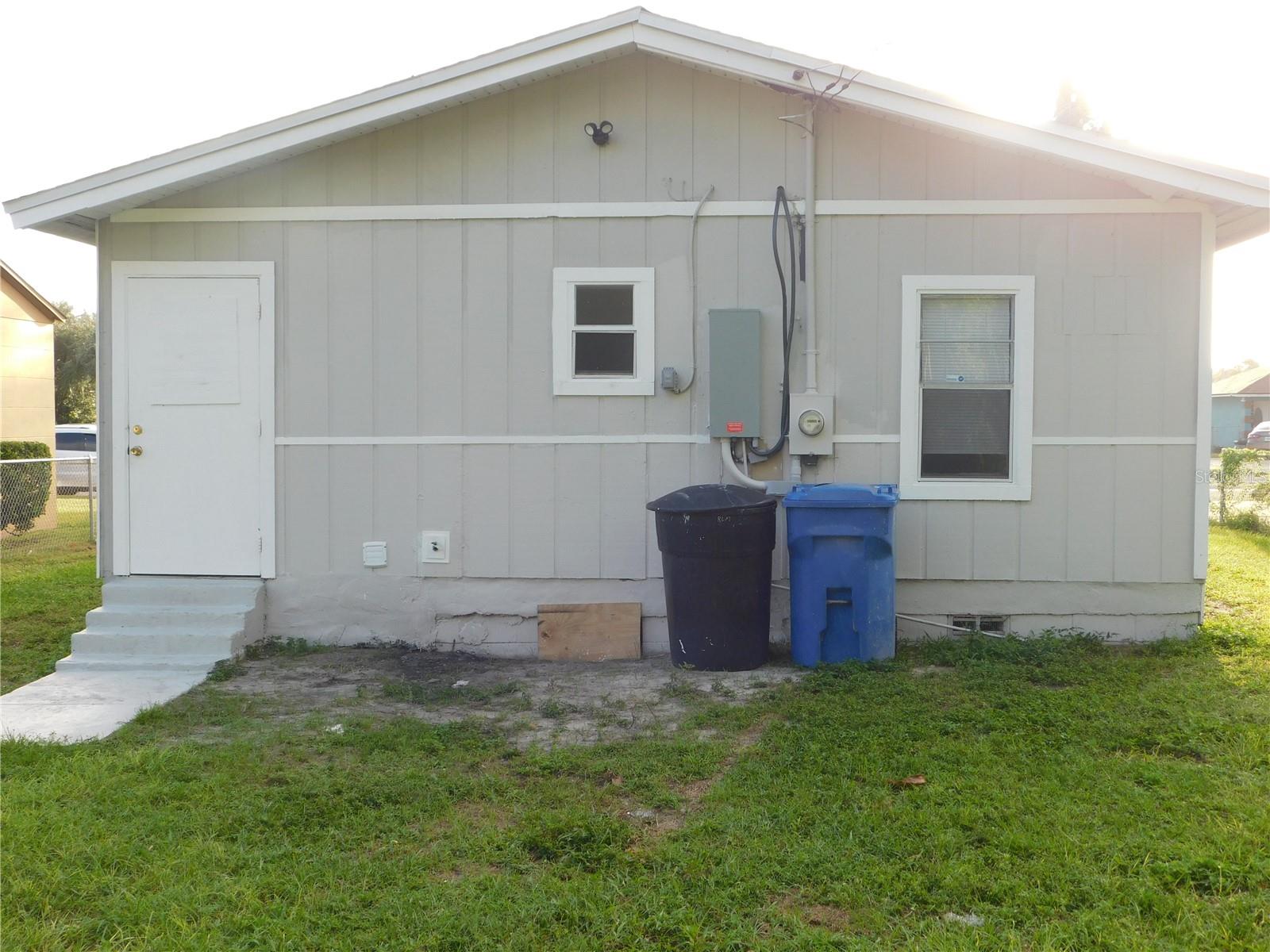 1009 17th St S, St Petersburg, FL 33712