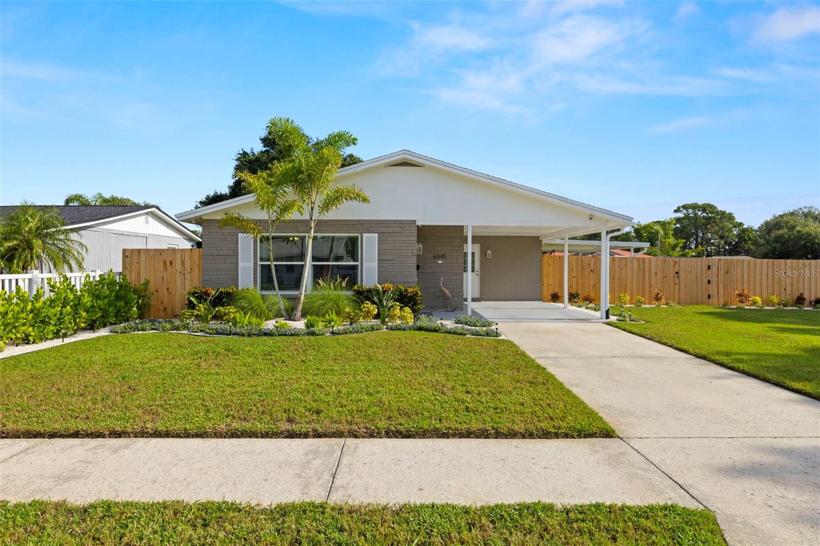 6545 S West Shore Cir, Tampa, FL 33616