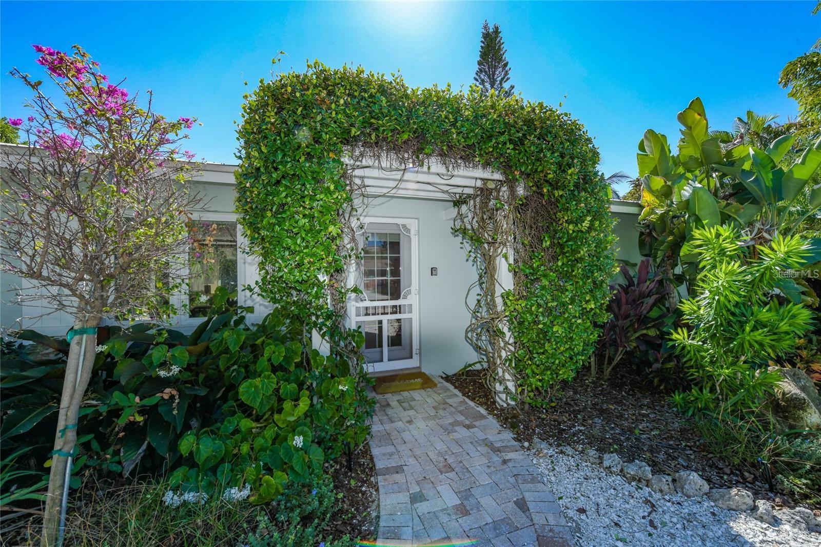 207 Peacock Ln, Holmes Beach, FL 34217