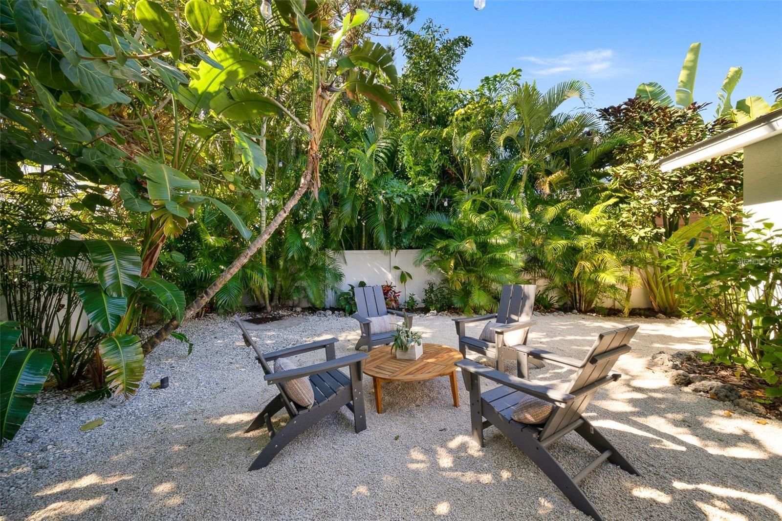207 Peacock Ln, Holmes Beach, FL 34217