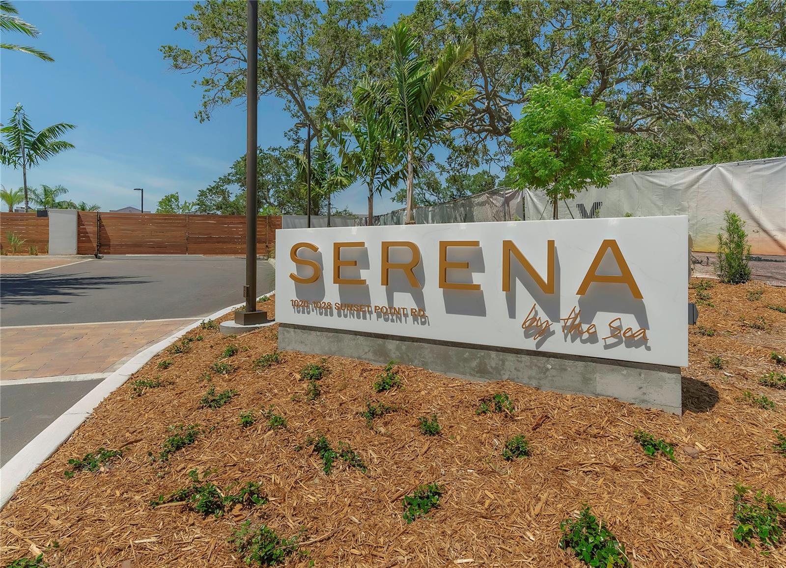 1020 Sunset Point Rd #302, Clearwater, FL 33755