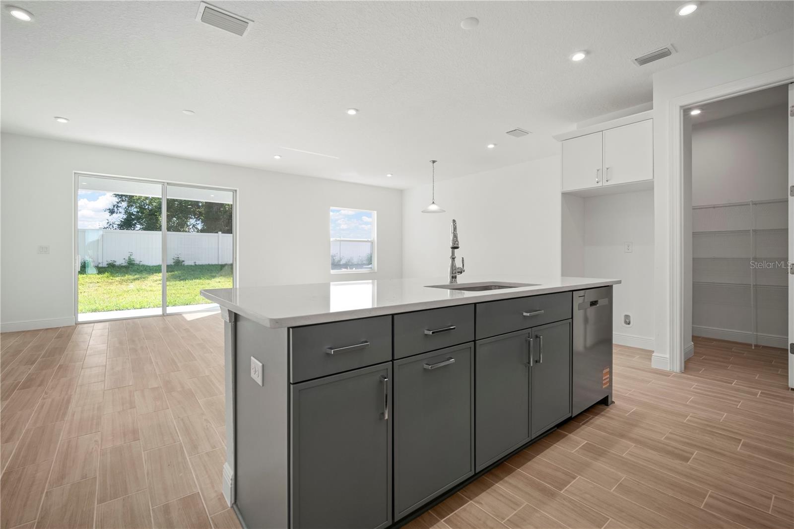 2949 Stewart Creek Cir, Plant City, FL 33565