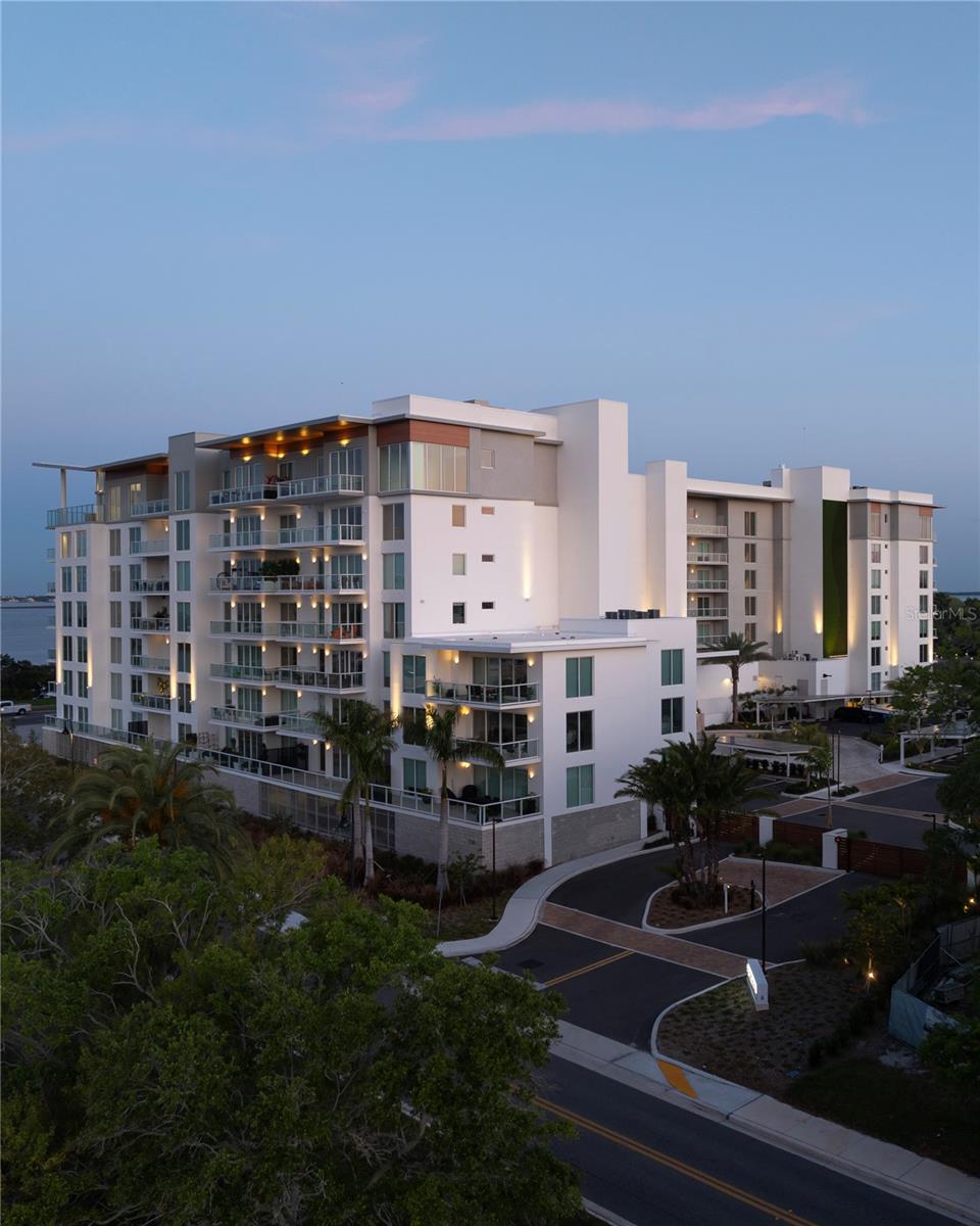 1020 Sunset Point Rd #103, Clearwater, FL 33755