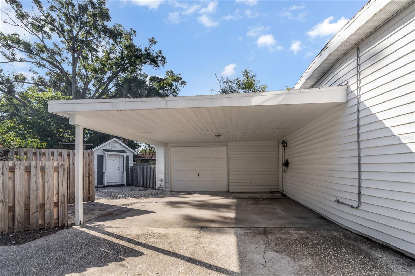 216 S Shore Crest Dr, Tampa, FL 33609