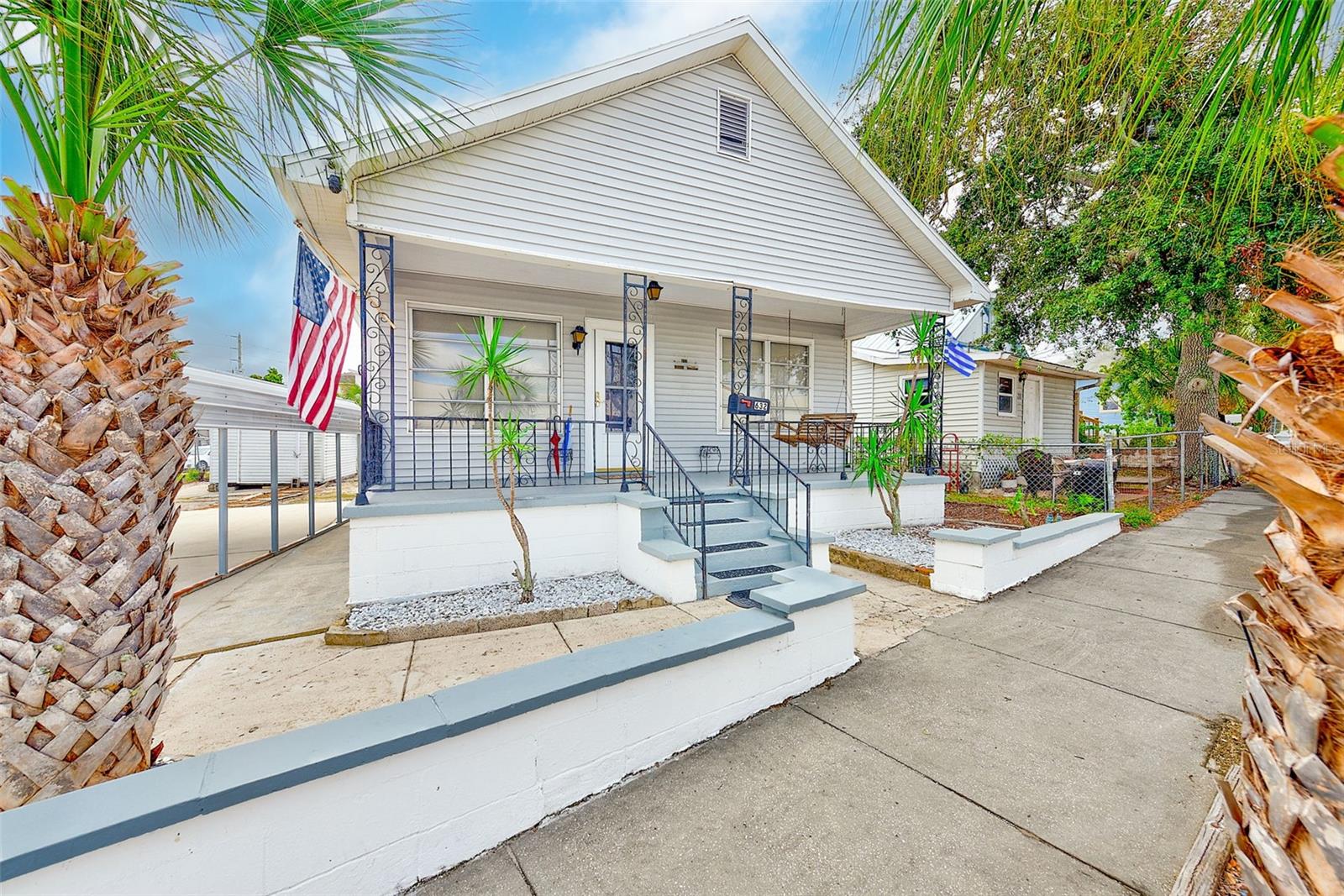 632 Cross St, Tarpon Springs, FL 34689