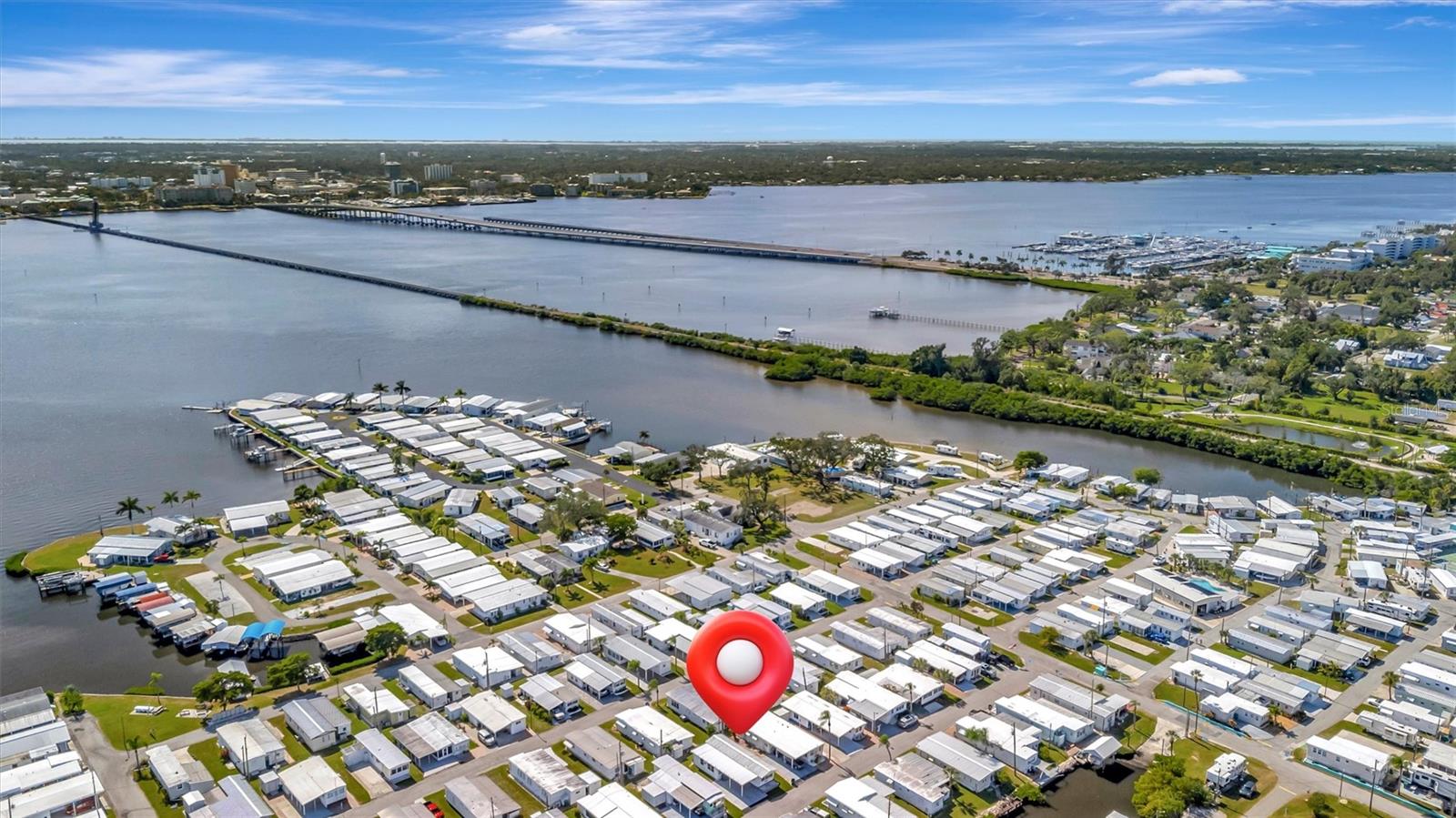 247 Palm Ln, Palmetto, FL 34221