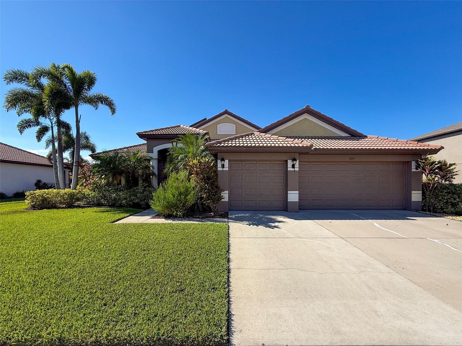 335 Cockle Shell Loop, Apollo Beach, FL 33572