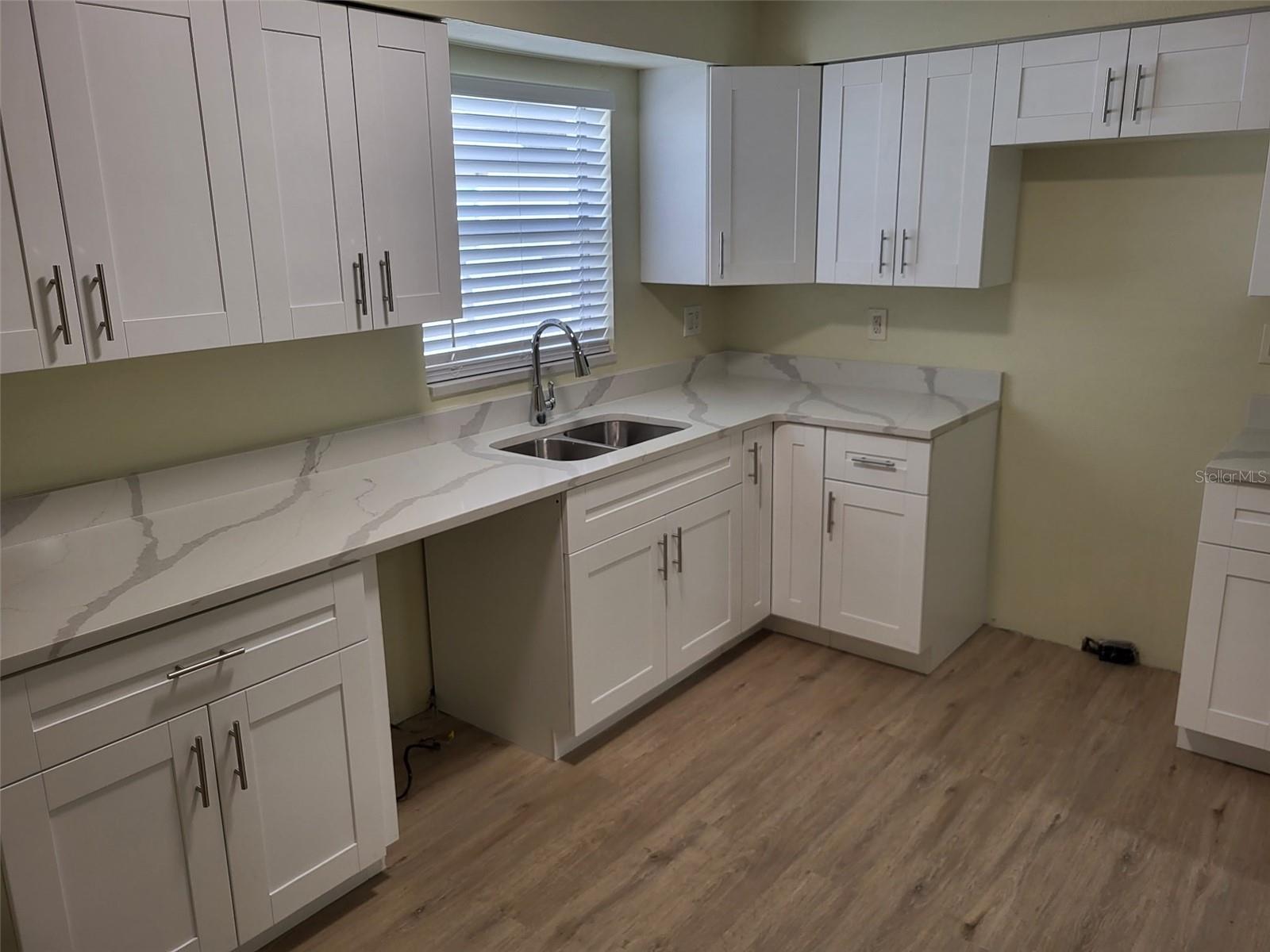 5563 58th St N, Kenneth City, FL 33709