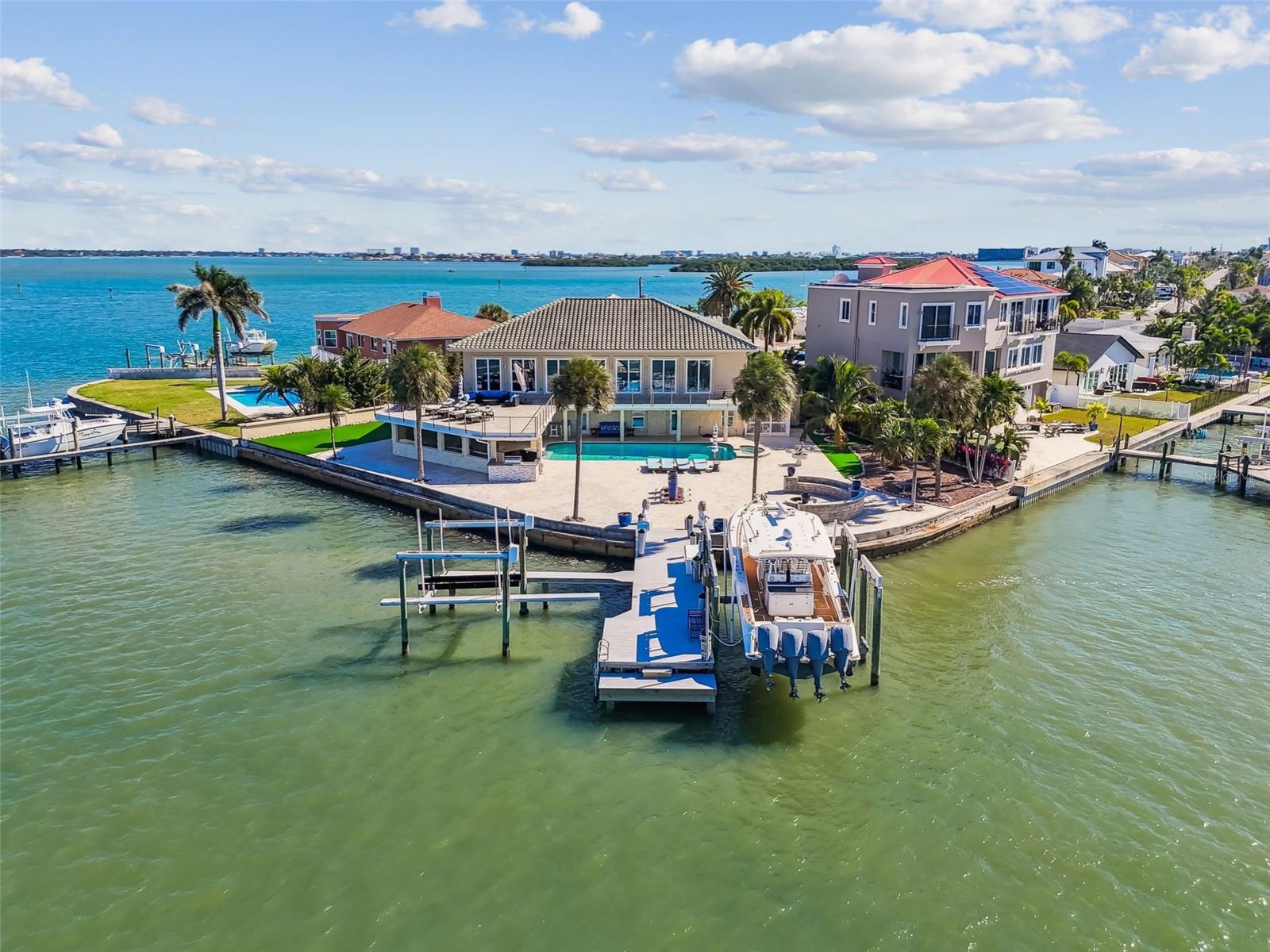 582 Johns Pass Ave, Madeira Beach, FL 33708