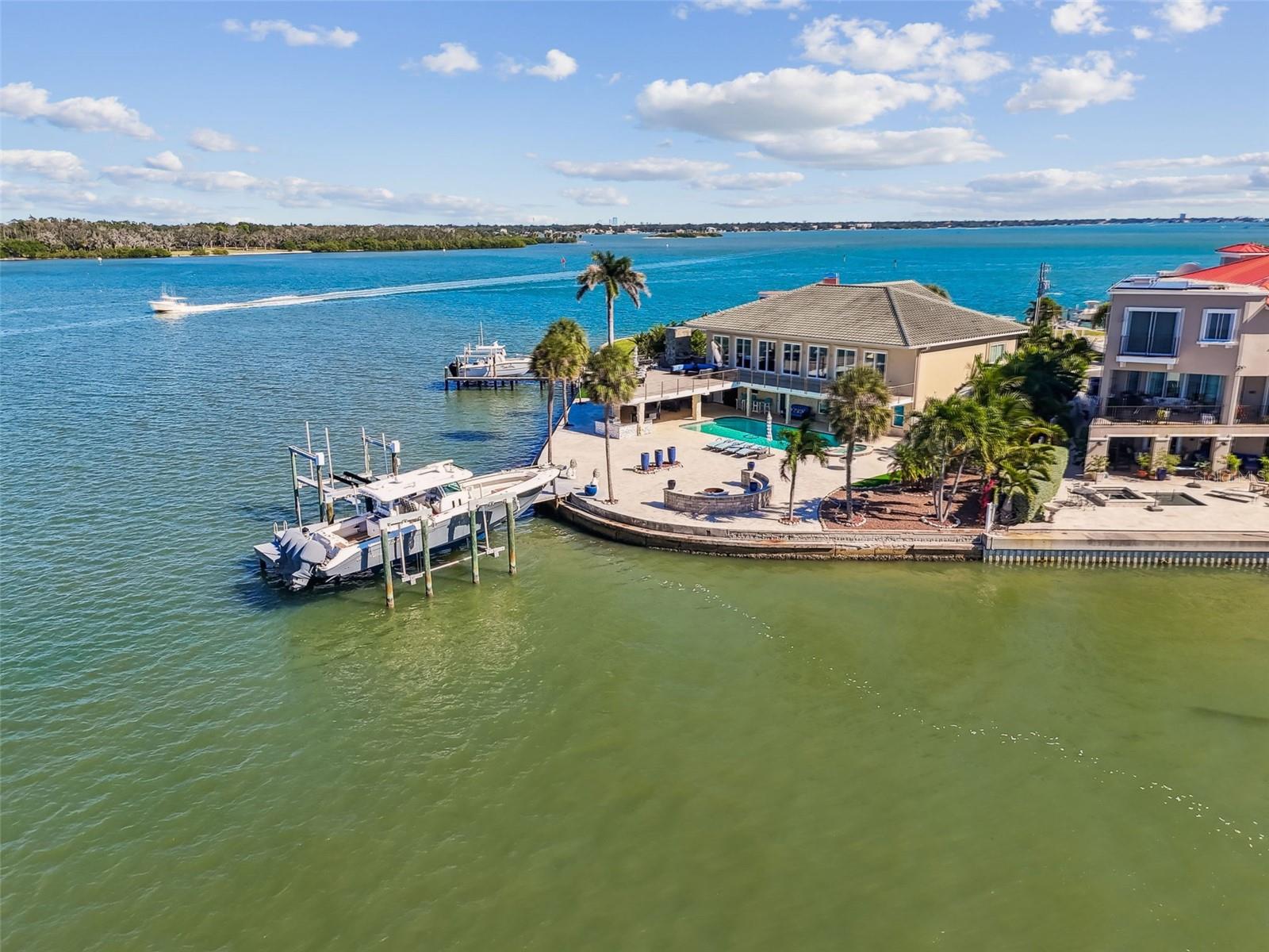 582 Johns Pass Ave, Madeira Beach, FL 33708
