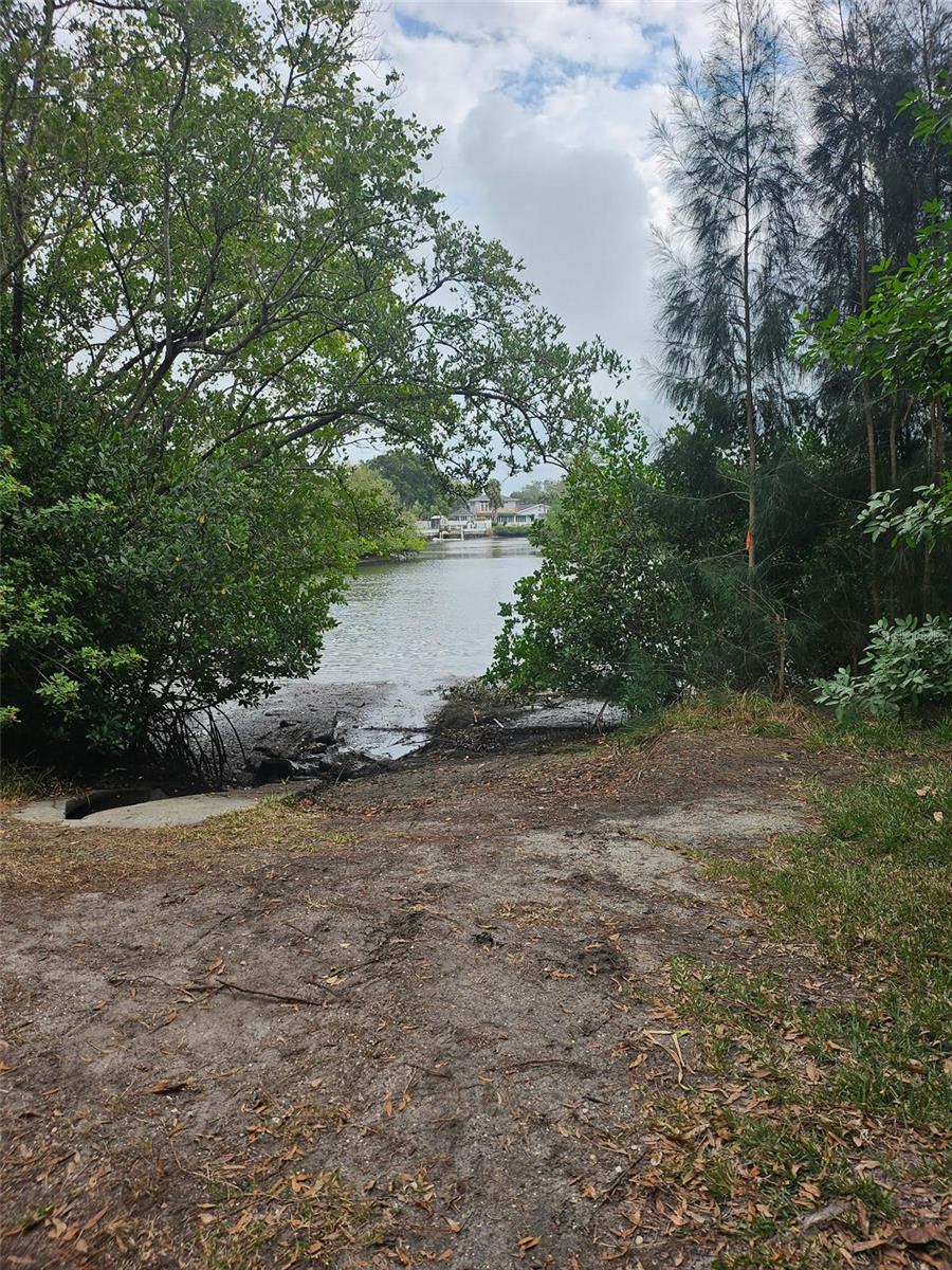 2366 Pembrook Dr, Clearwater, FL 33764