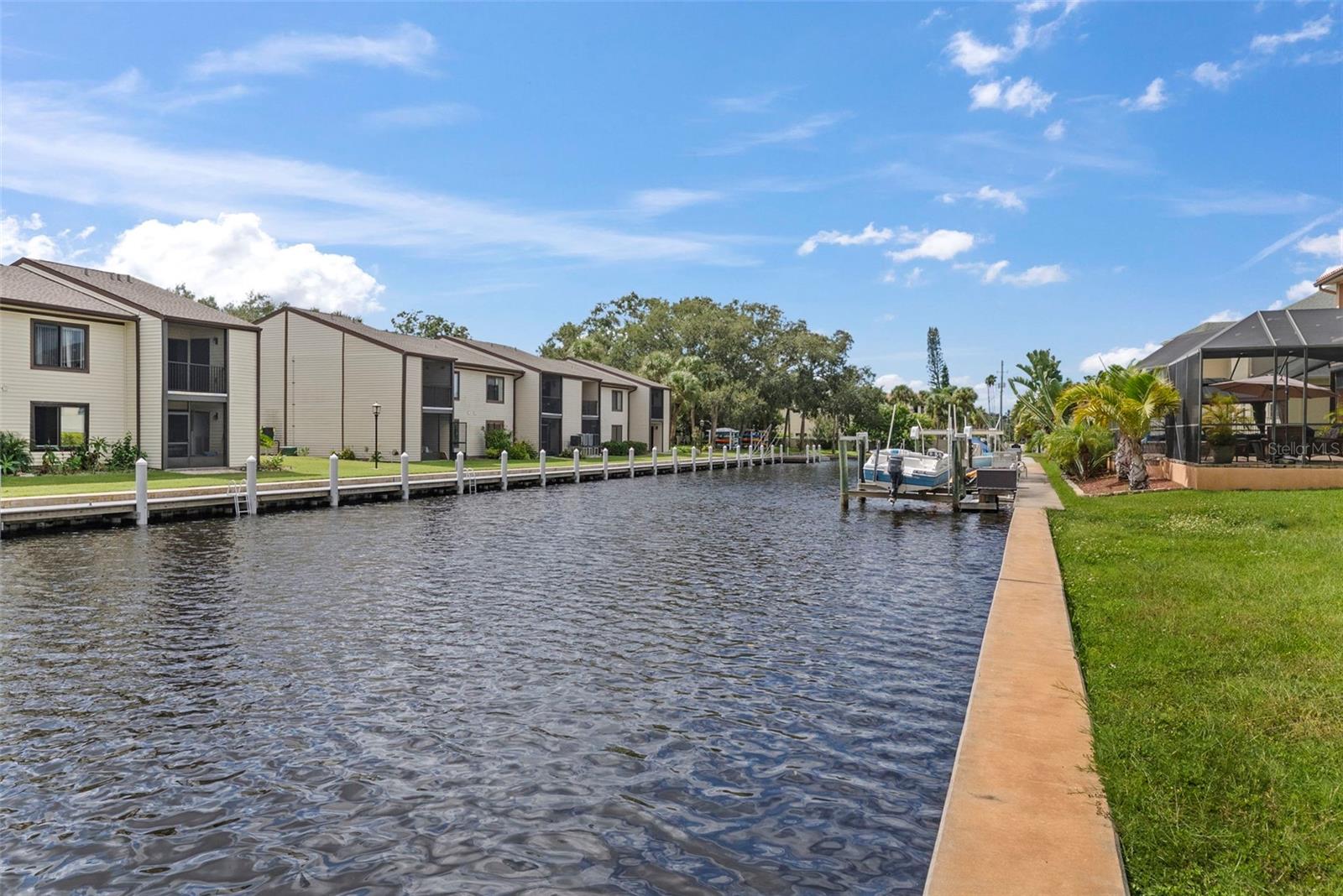 316 Manatee Ln, Tarpon Springs, FL 34689