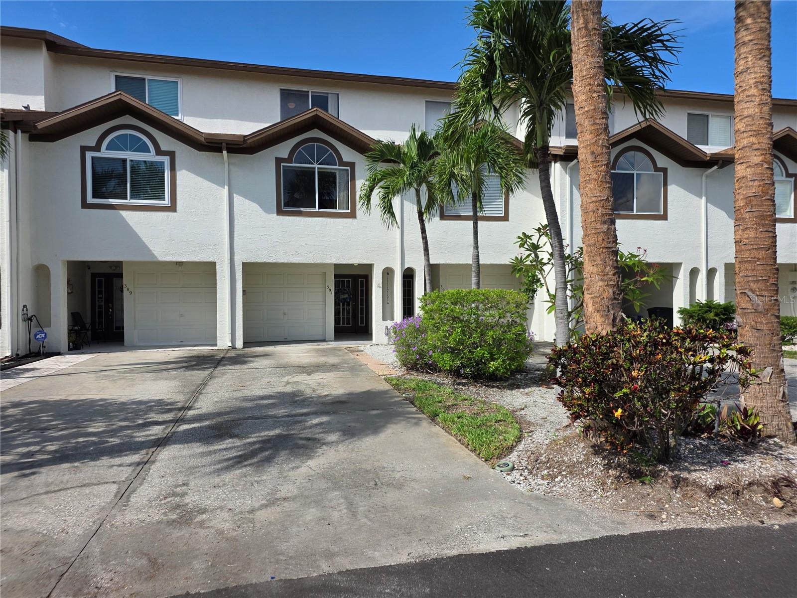 391 Madeira Cir, Tierra Verde, FL 33715