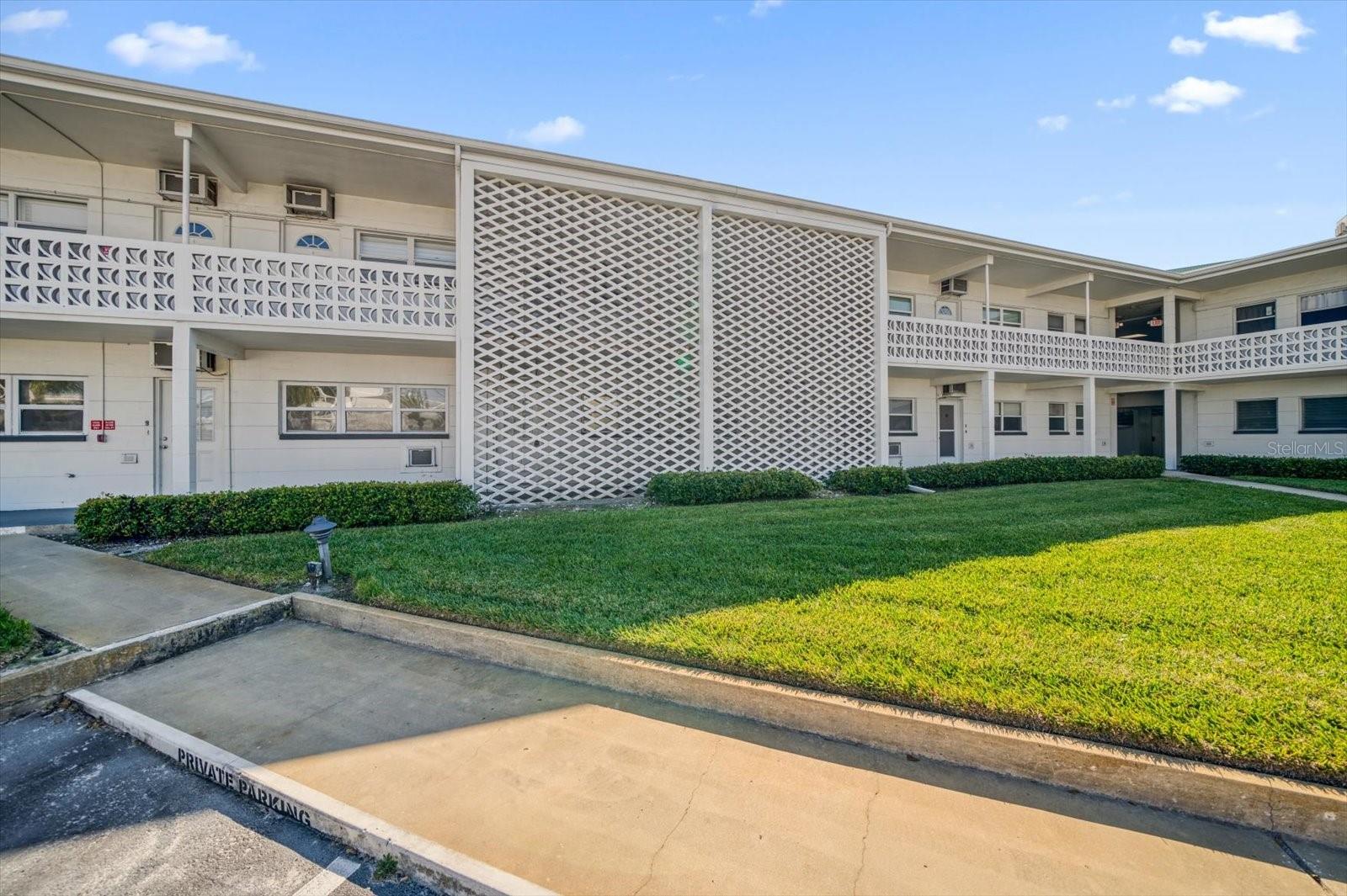 7050 Sunset Way #6, St Pete Beach, FL 33706