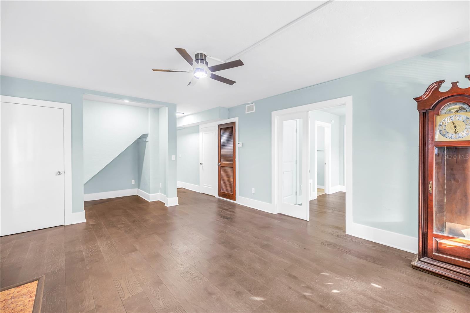 1012 Granville Ct N, St Petersburg, FL 33701