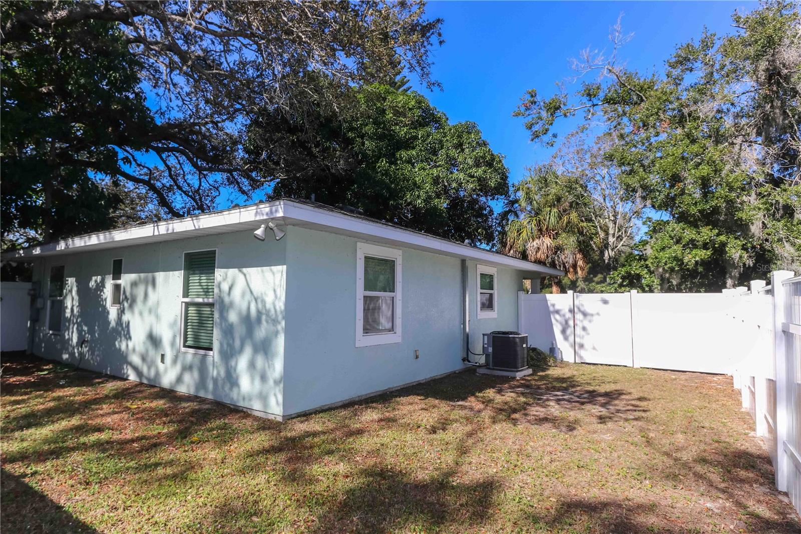 1493 Cleveland St, Clearwater, FL 33755