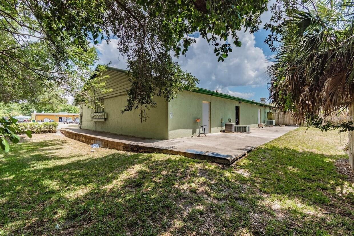 3020 15th St E, Bradenton, FL 34208