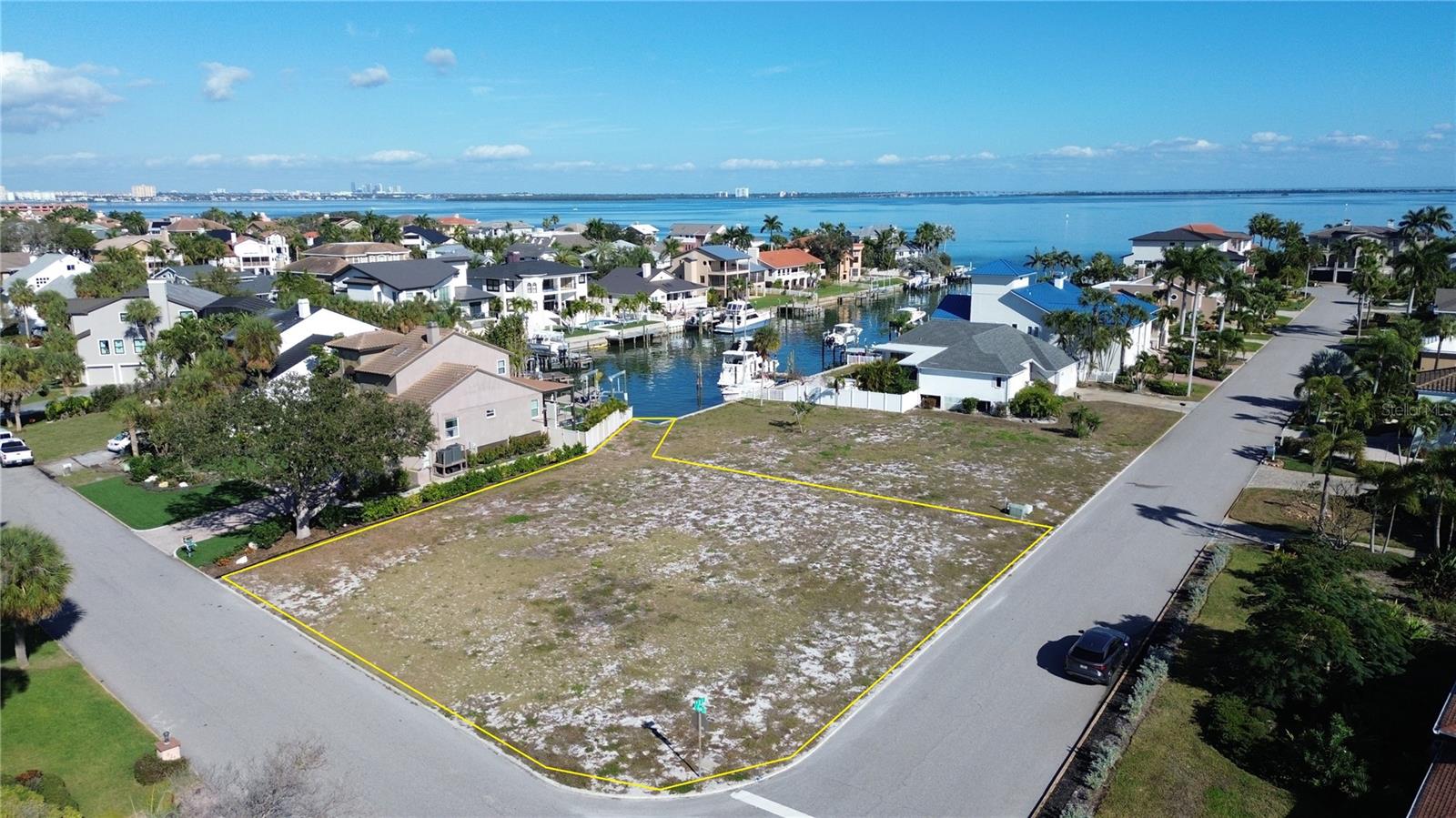 139 9th St E, Tierra Verde, FL 33715