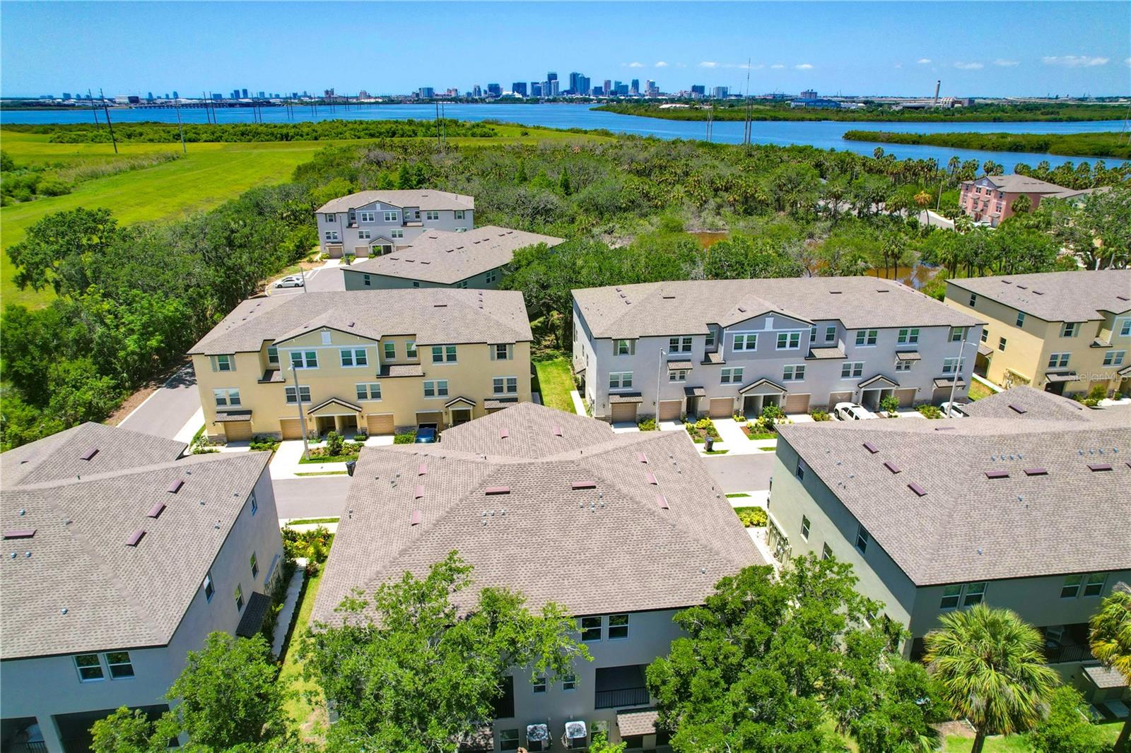 842 Tennyson Mill Cir, Tampa, FL 33619