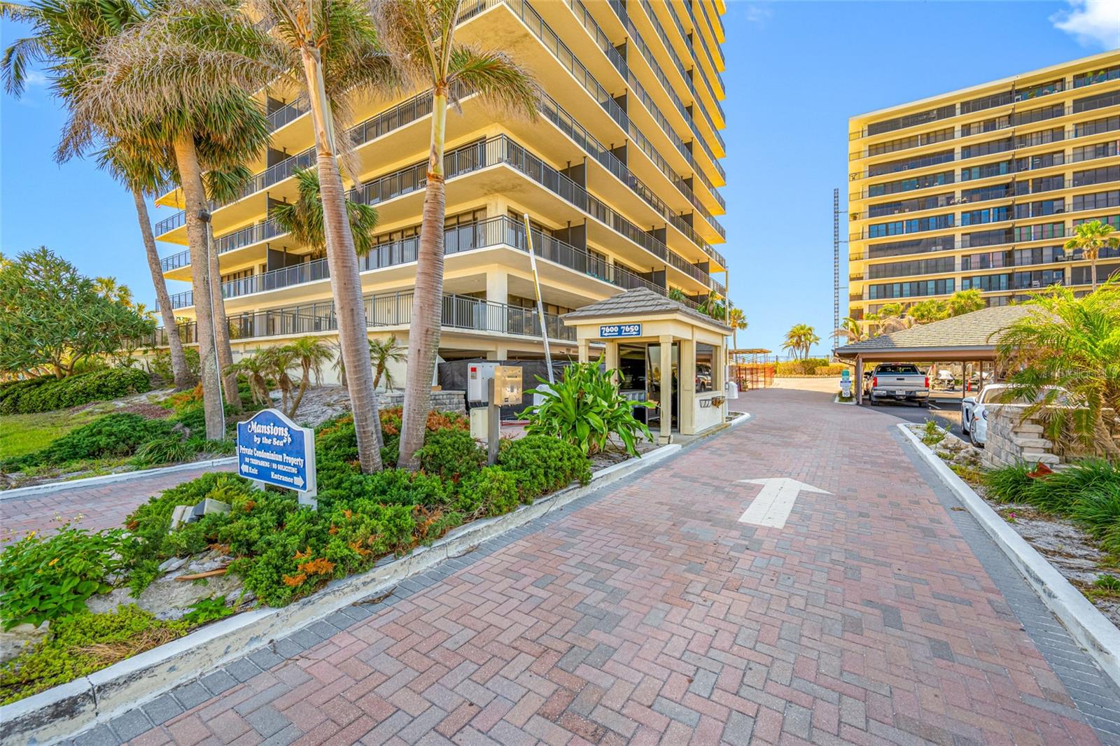 7600 Bayshore Dr #703A, Treasure Island, FL 33706