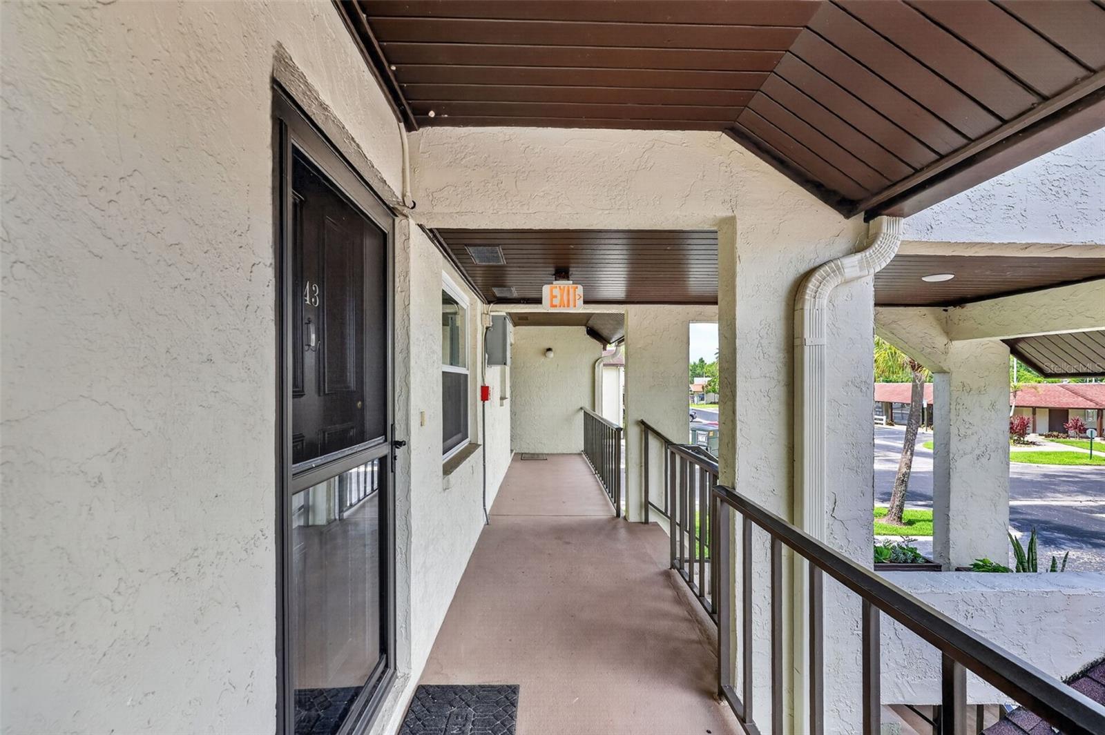 1100 E Bay Dr #43, Largo, FL 33770