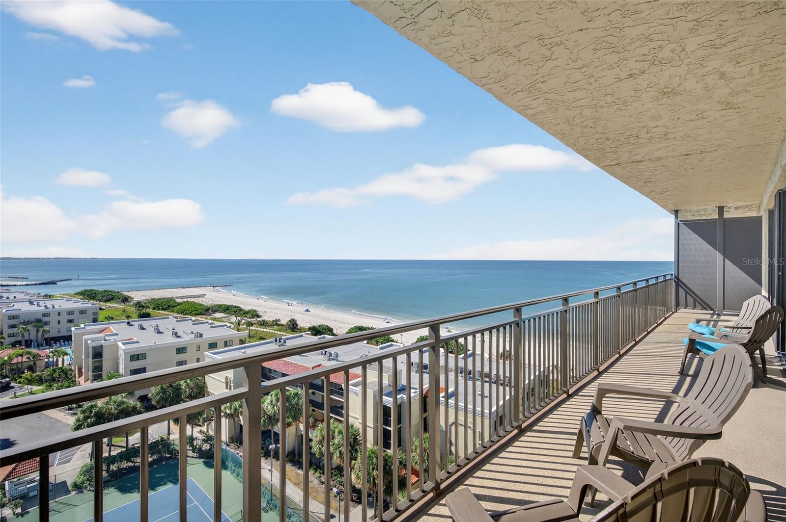 7600 Bayshore Dr #902, Treasure Island, FL 33706