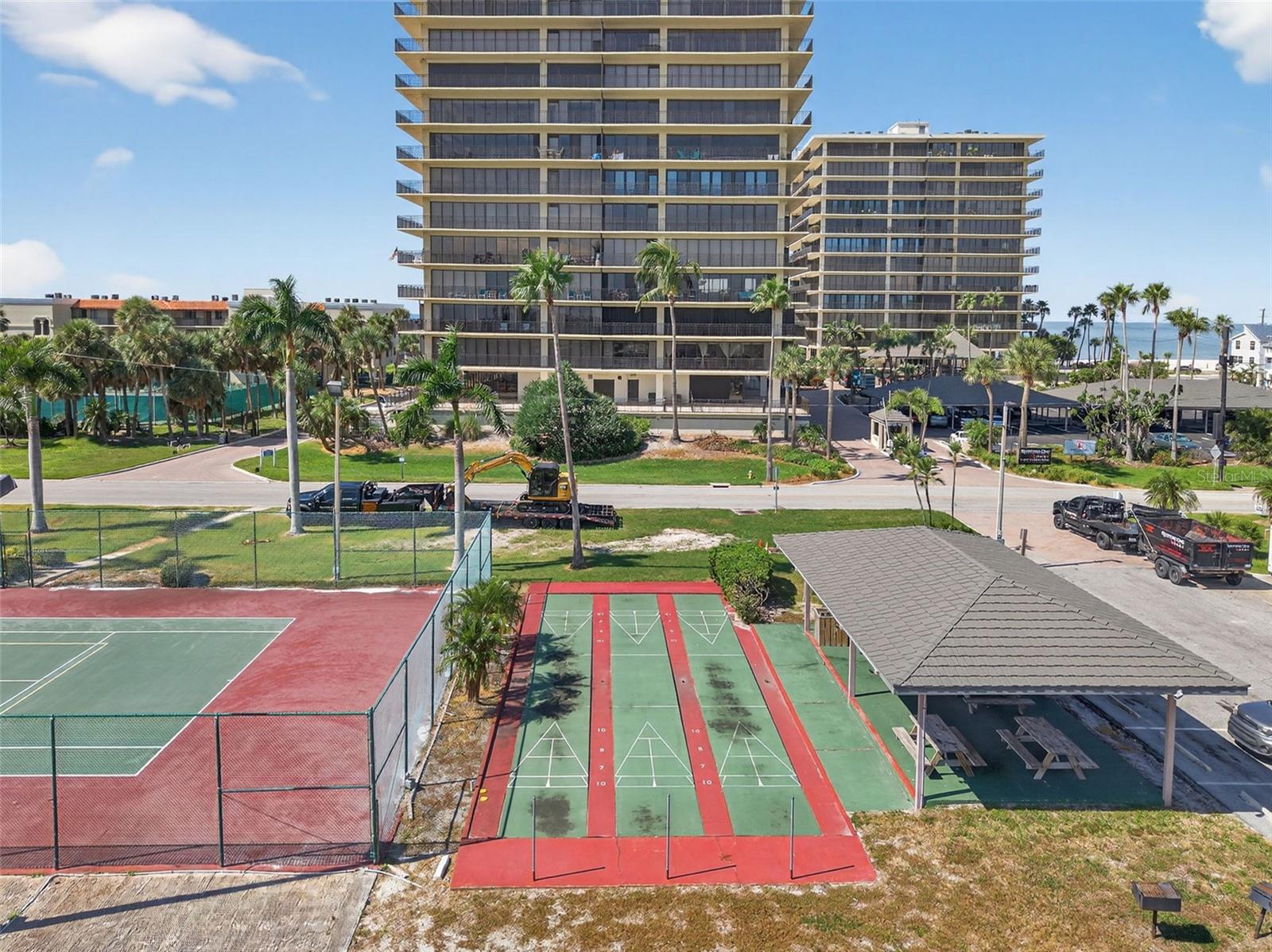 7600 Bayshore Dr #902, Treasure Island, FL 33706