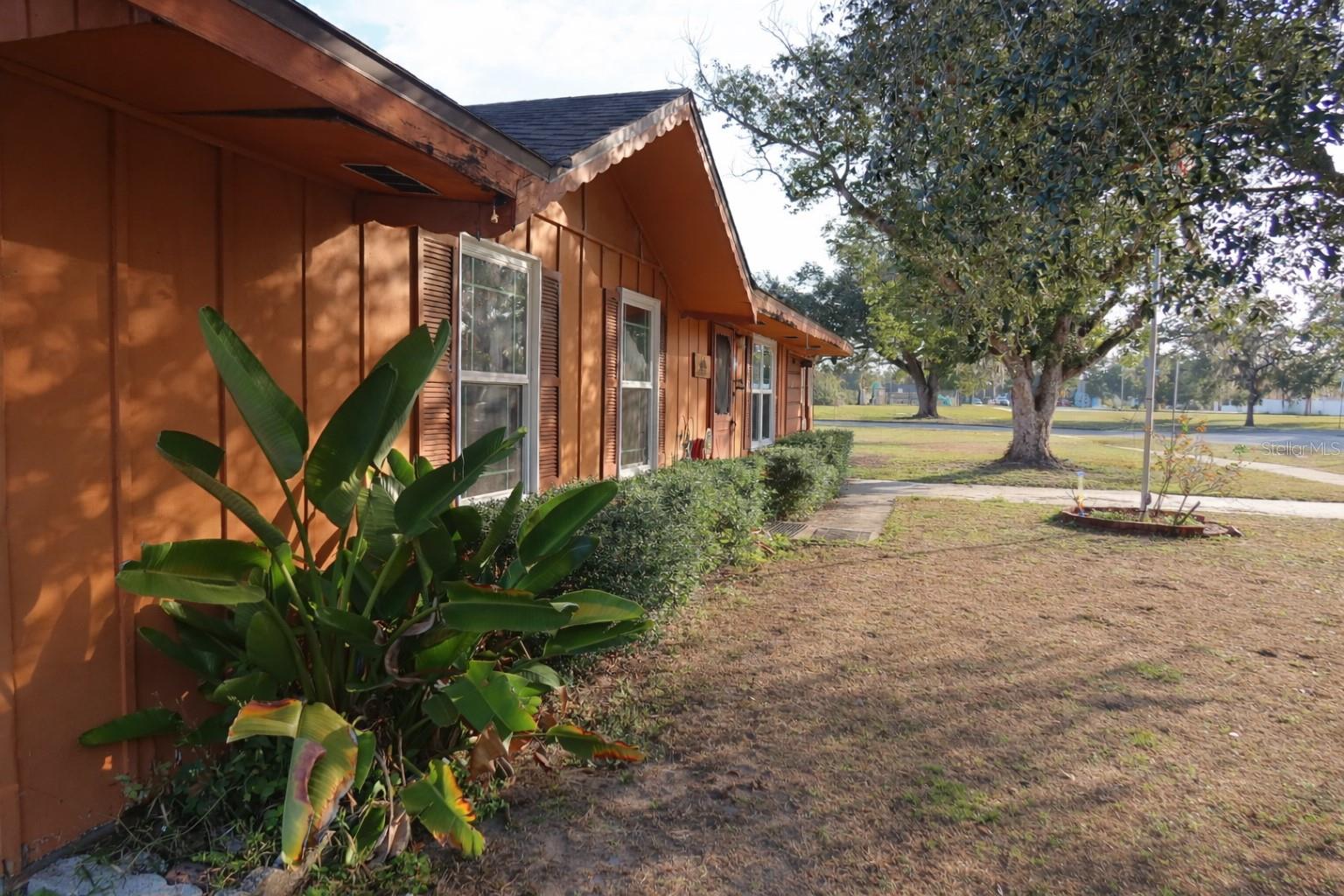 38831 North Ave, Zephyrhills, FL 33542