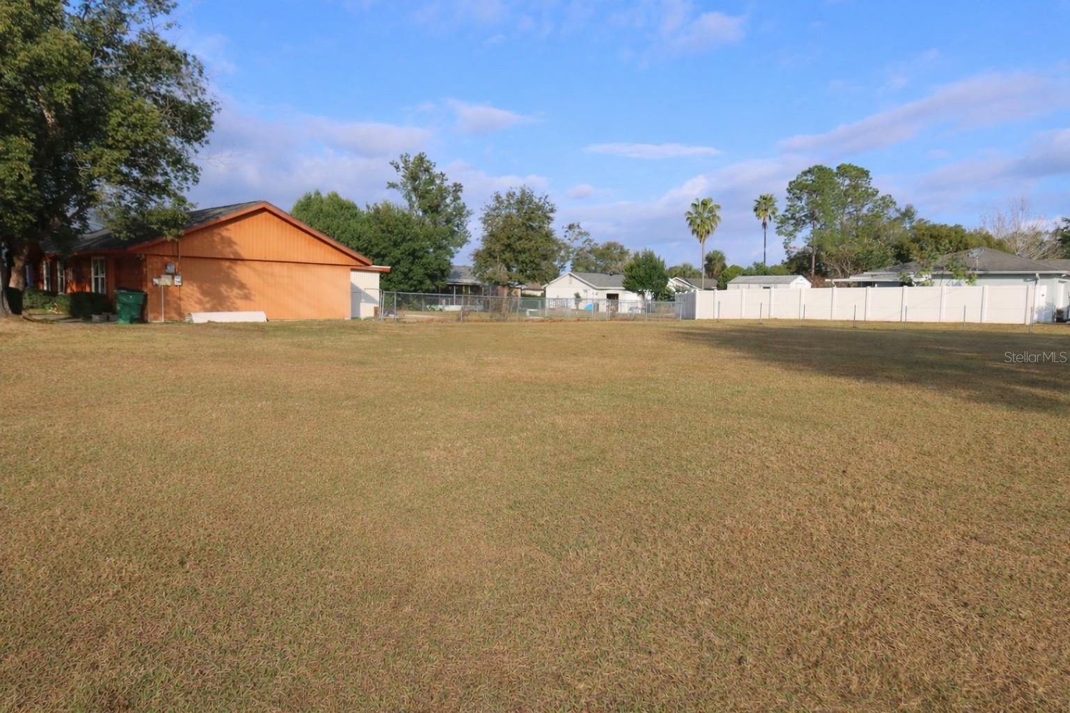 North Ave, Zephyrhills, FL 33542