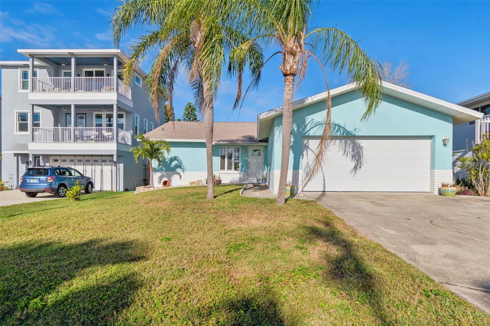 216 176th Ave E, Redington Shores, FL 33708