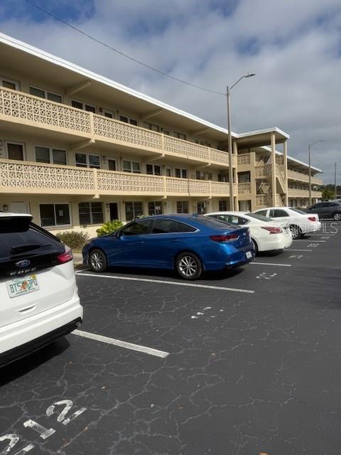 1051 79th Ave N #212, St Petersburg, FL 33702
