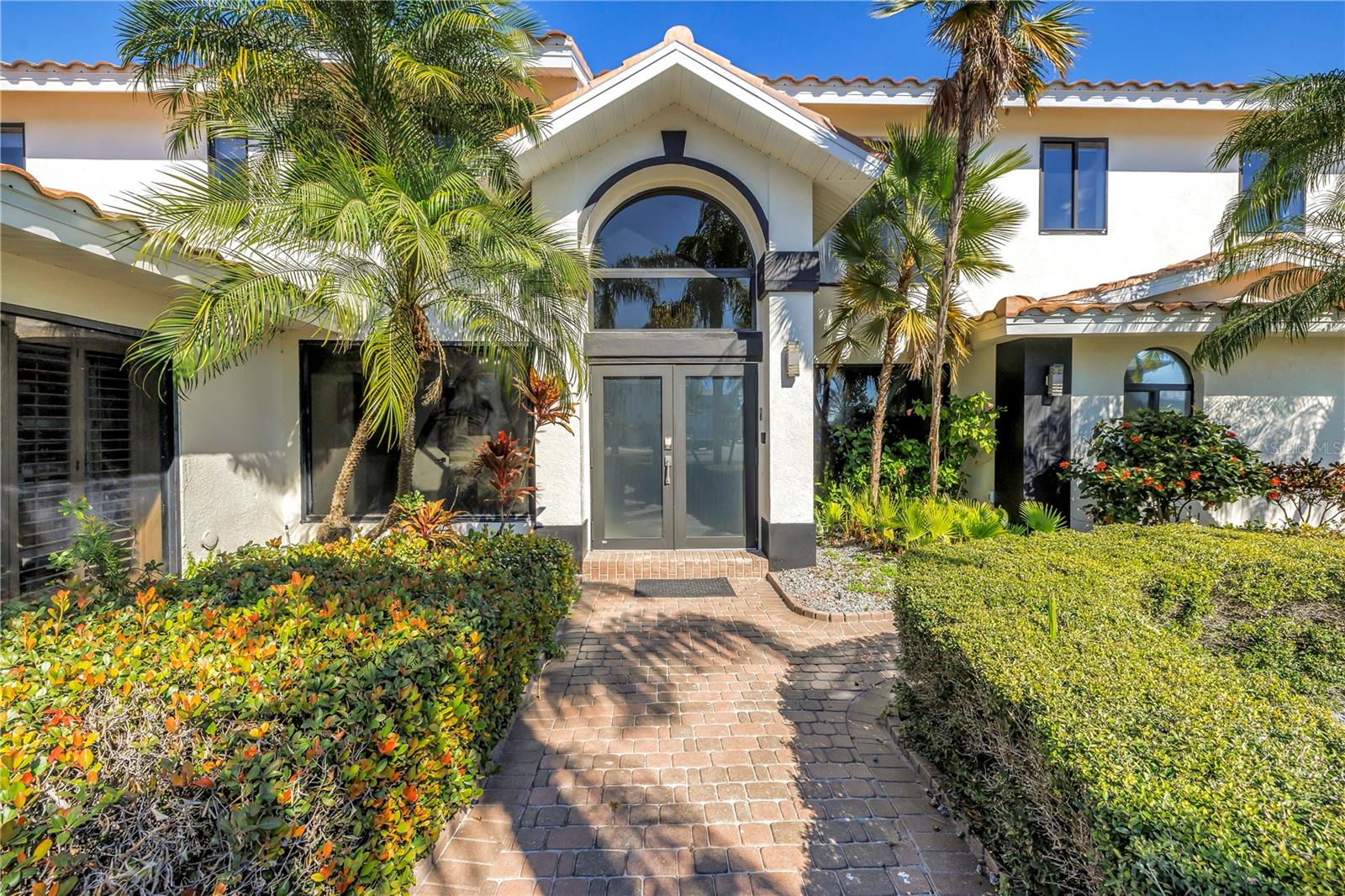 583 Crystal Dr, Madeira Beach, FL 33708