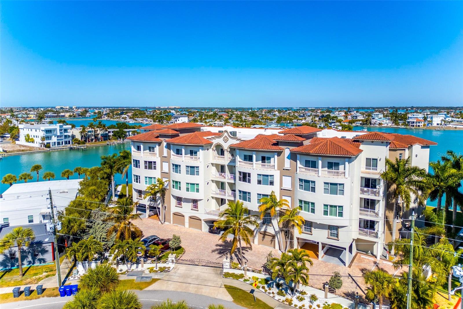 220 108th Ave #304, Treasure Island, FL 33706