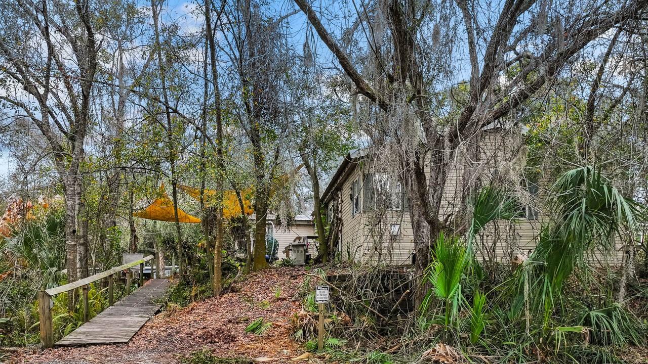 12730 Bullfrog Creek Rd, Gibsonton, FL 33534