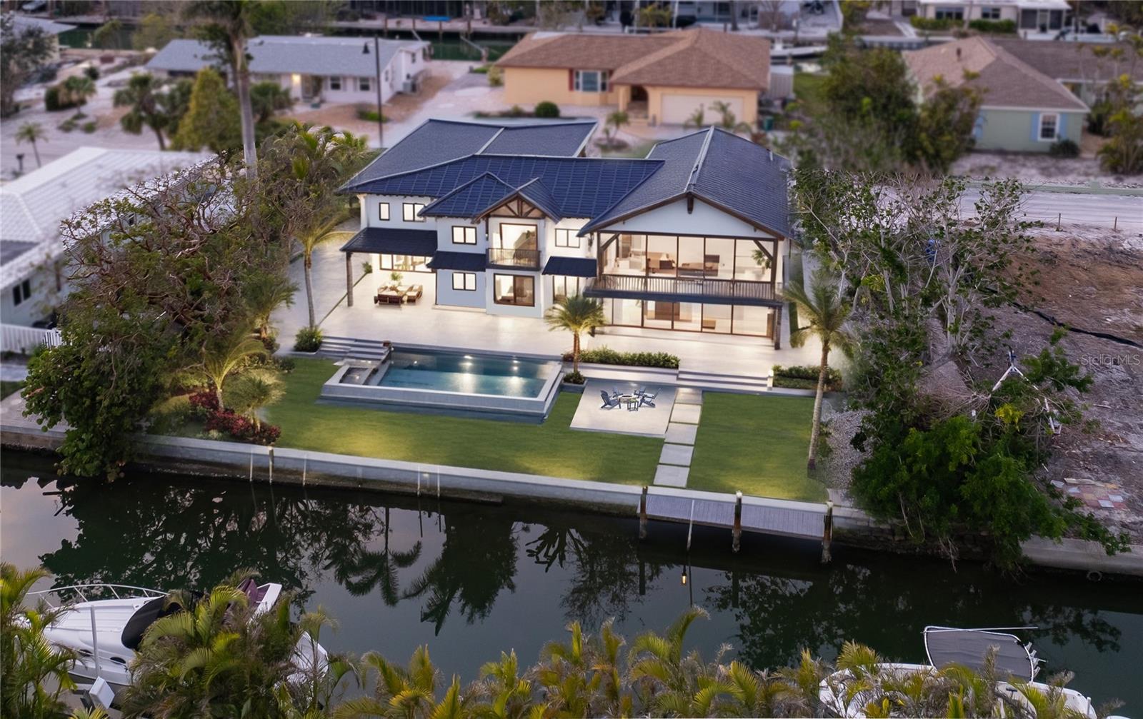 550 De Narvaez Dr, Longboat Key, FL 34228