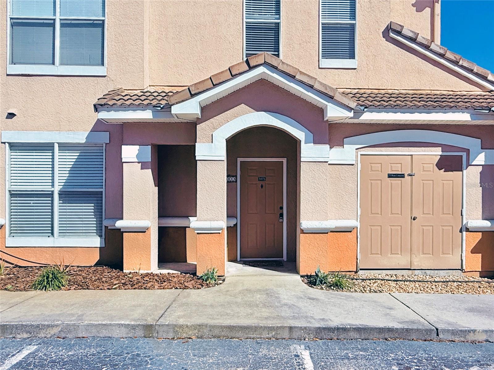 18013 Villa Creek Dr, Tampa, FL 33647