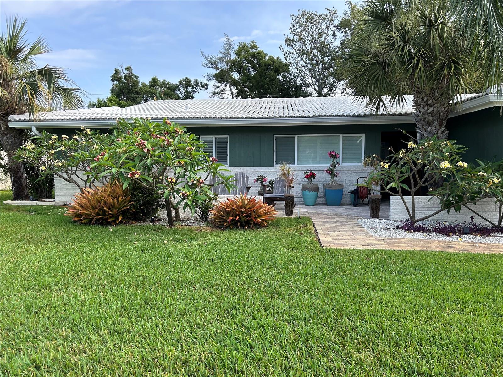 2058 Nursery Rd, Clearwater, FL 33764